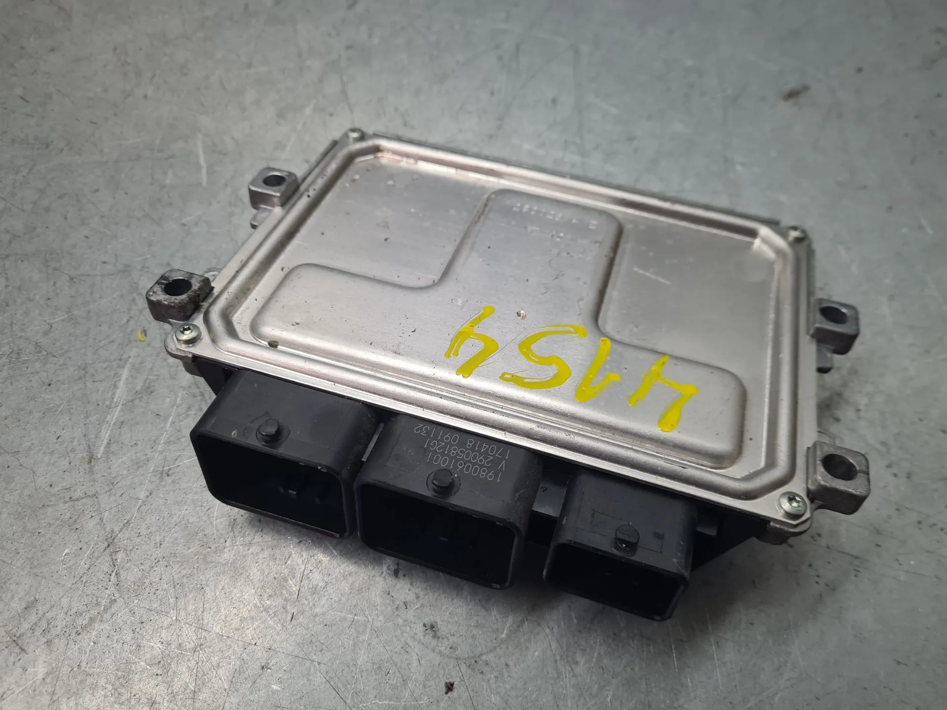 Centralina motor / ECU PEUGEOT 208 Imagem-1