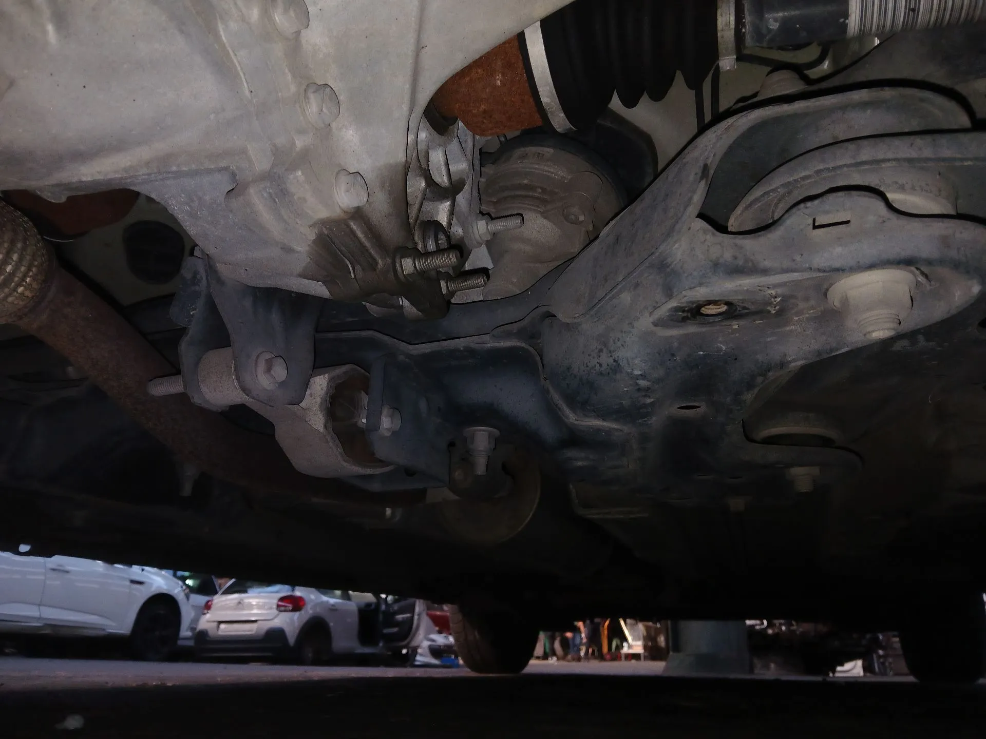 Telaio anteriore PEUGEOT 208