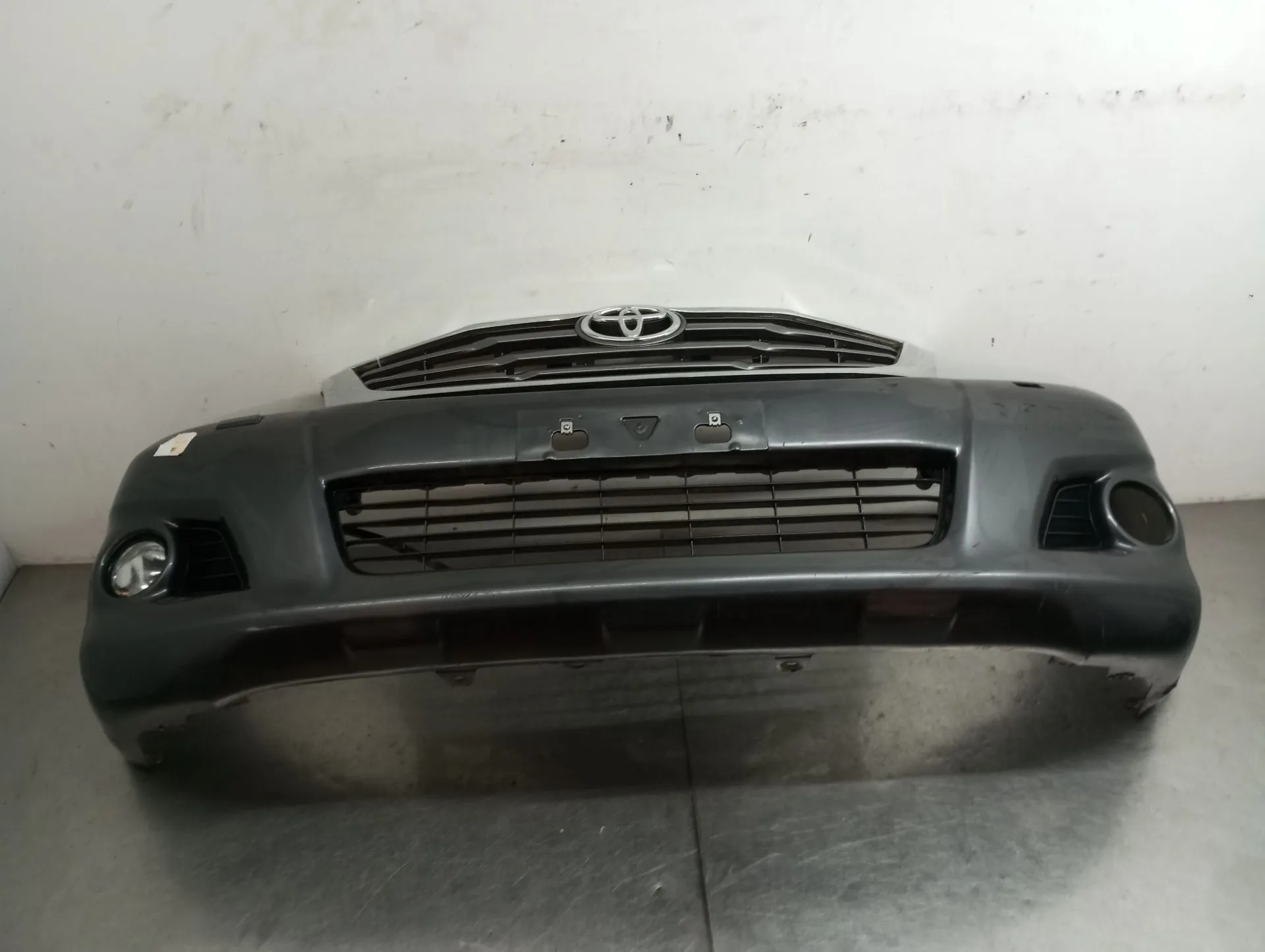 Pára-choques frente TOYOTA Hilux VII Pick Up (_N1_, _N2_, _N3_)