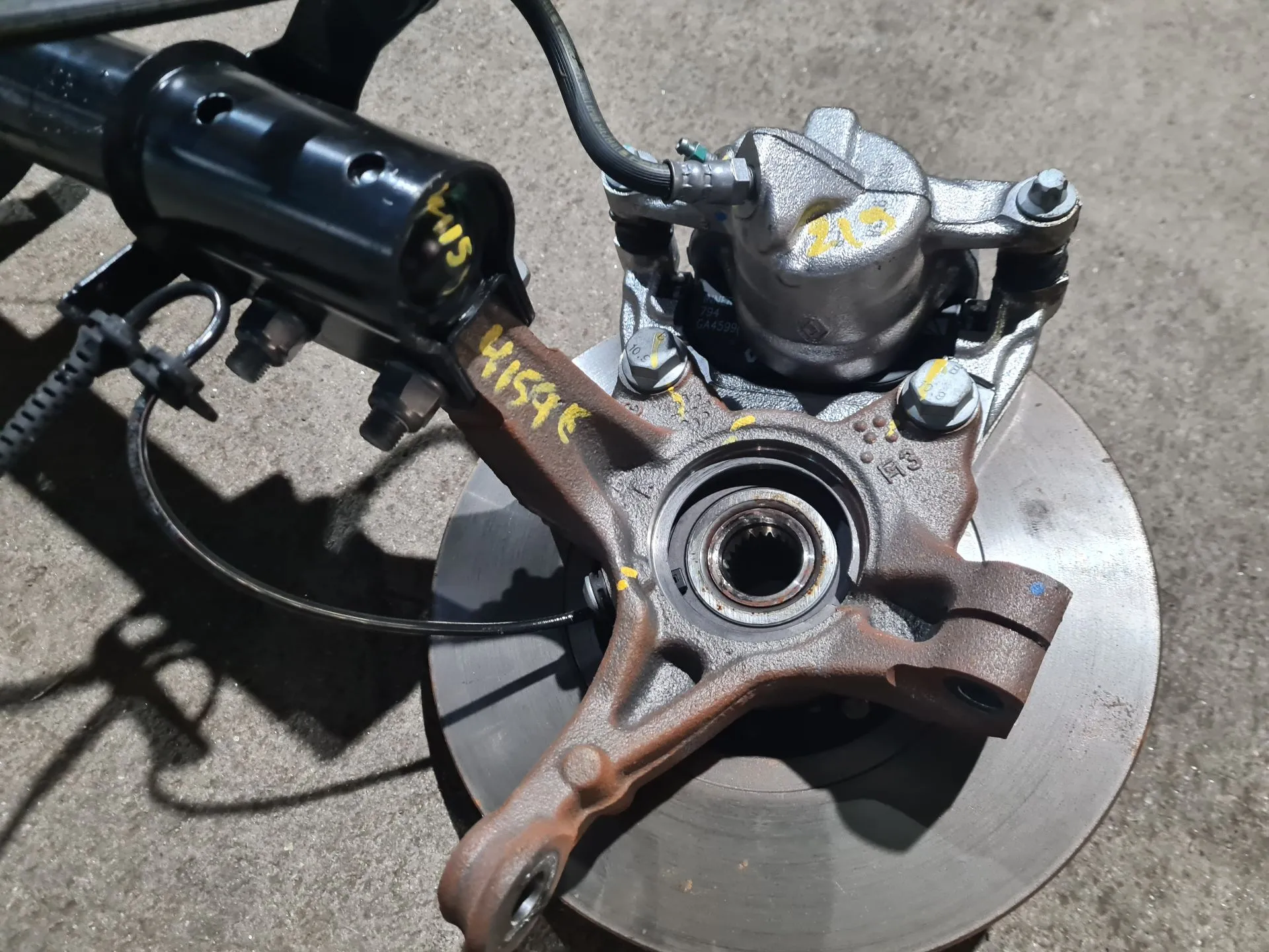 Fusello anteriore sinistro DACIA Sandero III