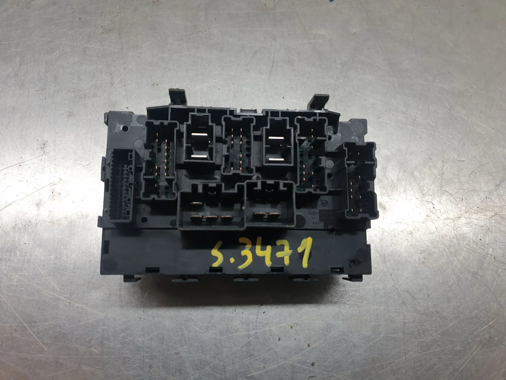 Caixa fusíveis / SAM / BSI RENAULT Master IV (F8__) Imagem-1