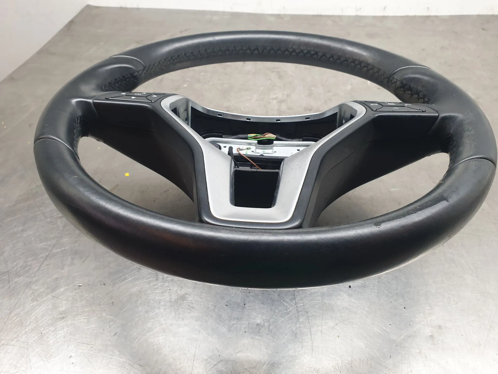 Volante MERCEDES-BENZ Classe A (W176) Imagem-4