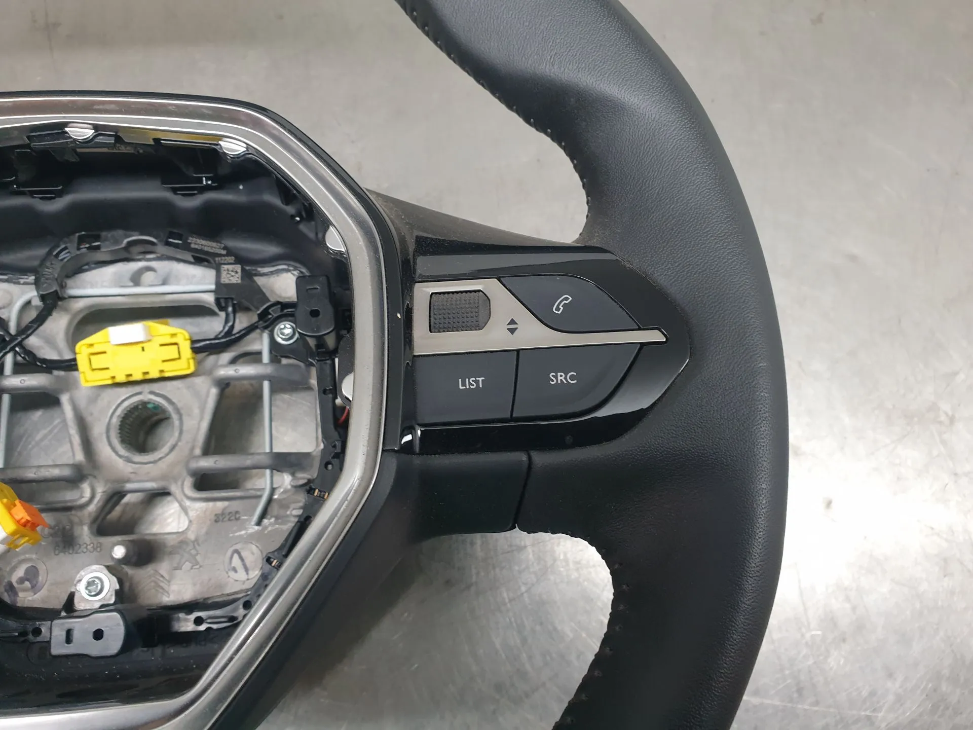 Volante de dirección PEUGEOT 208 II Imagem-2