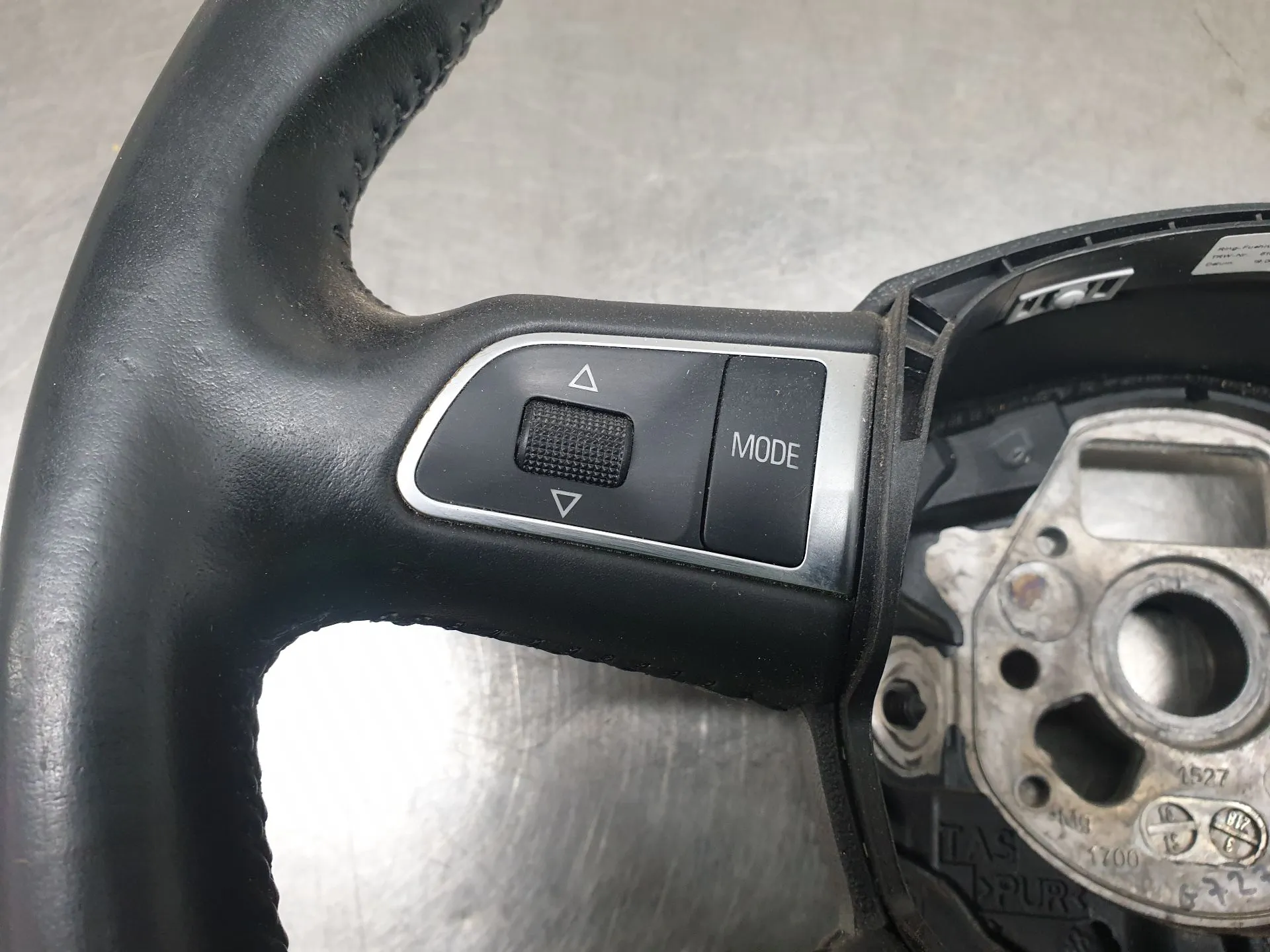 Volante AUDI A4 Avant (8K5, B8) Imagem-1