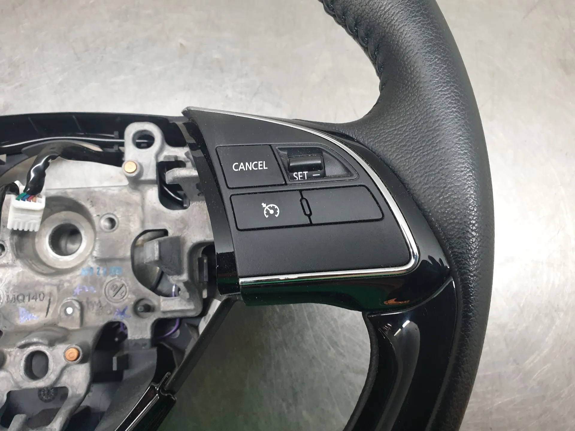 Volante de dirección MITSUBISHI Space Star Hatchback (A0_A) Imagem-3