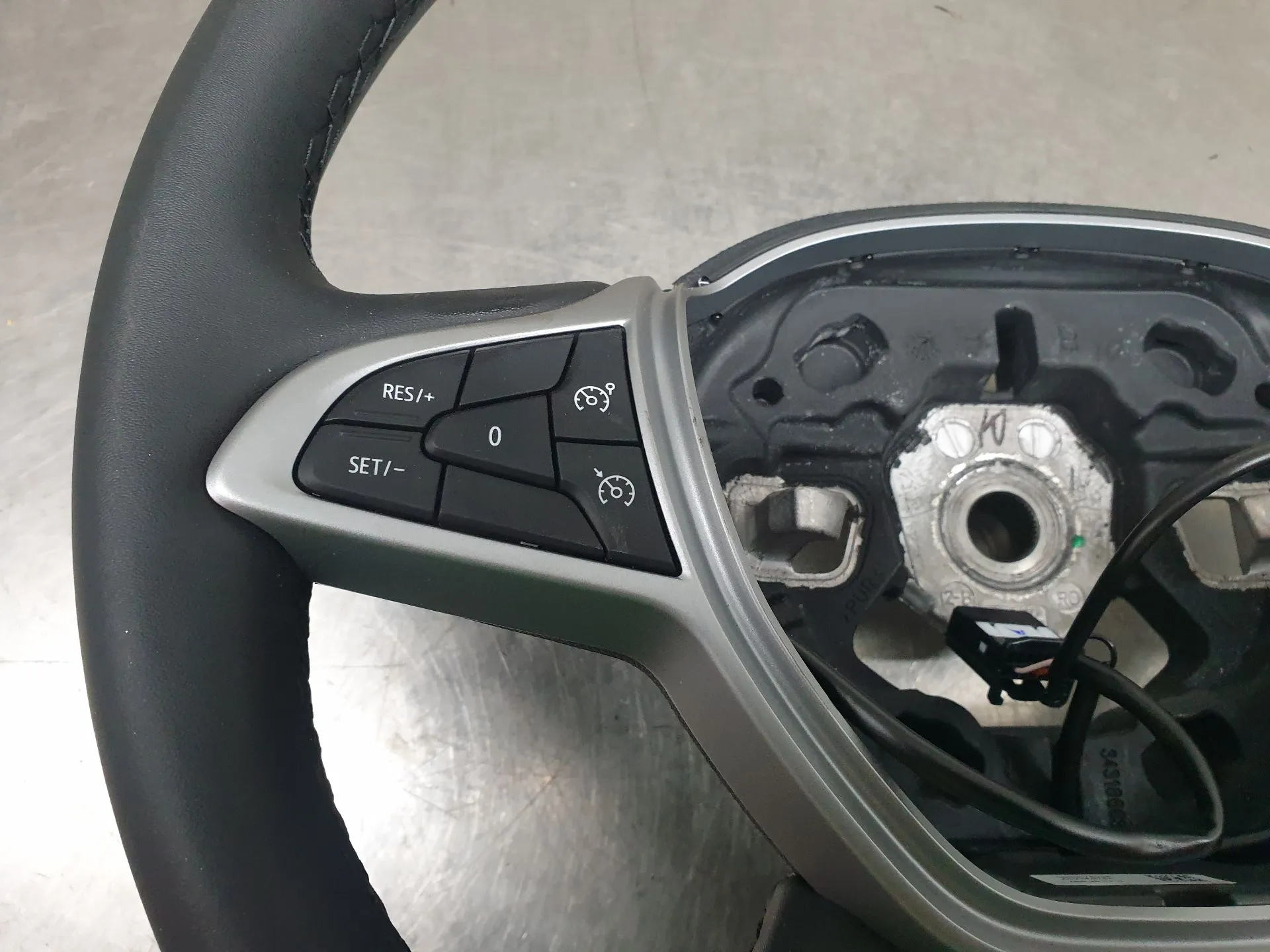 Volante DACIA Sandero III Imagem-1