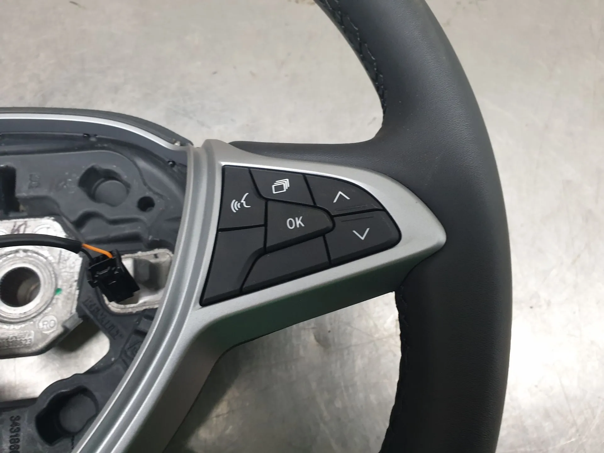 Volante DACIA Sandero III Imagem-2