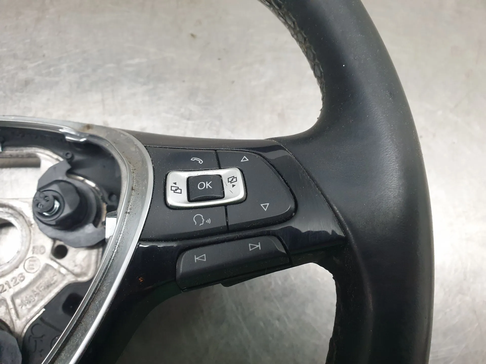 Volante VOLKSWAGEN Touran (5T) Imagem-3