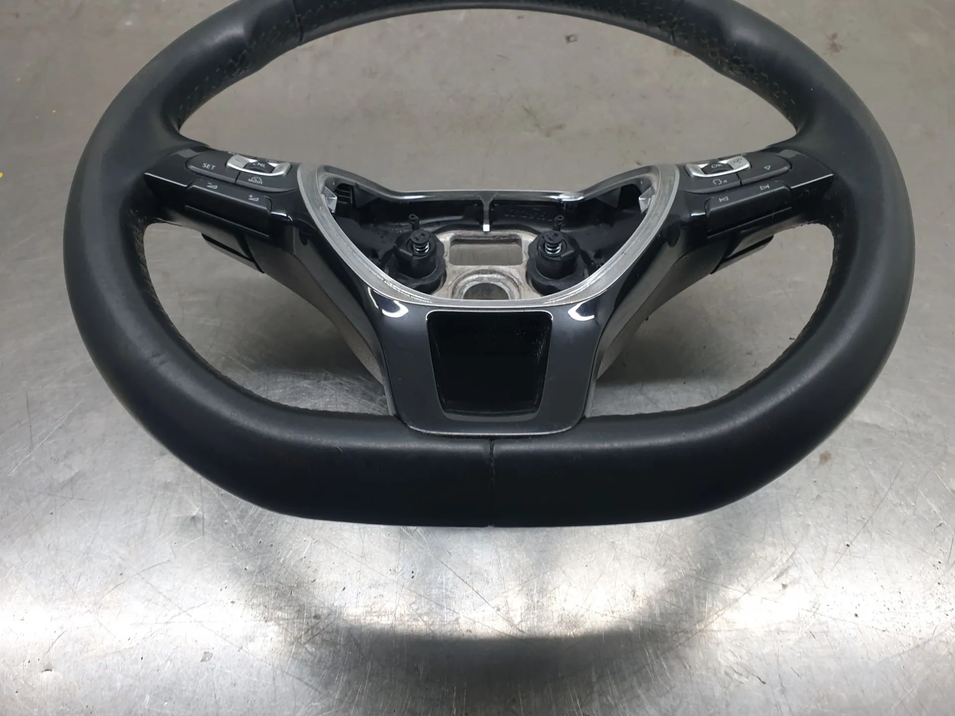 Volante VOLKSWAGEN Touran (5T) Imagem-4