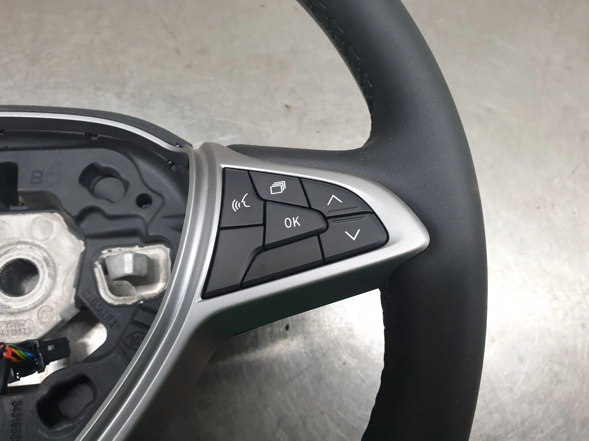 Volante DACIA Sandero III Imagem-2