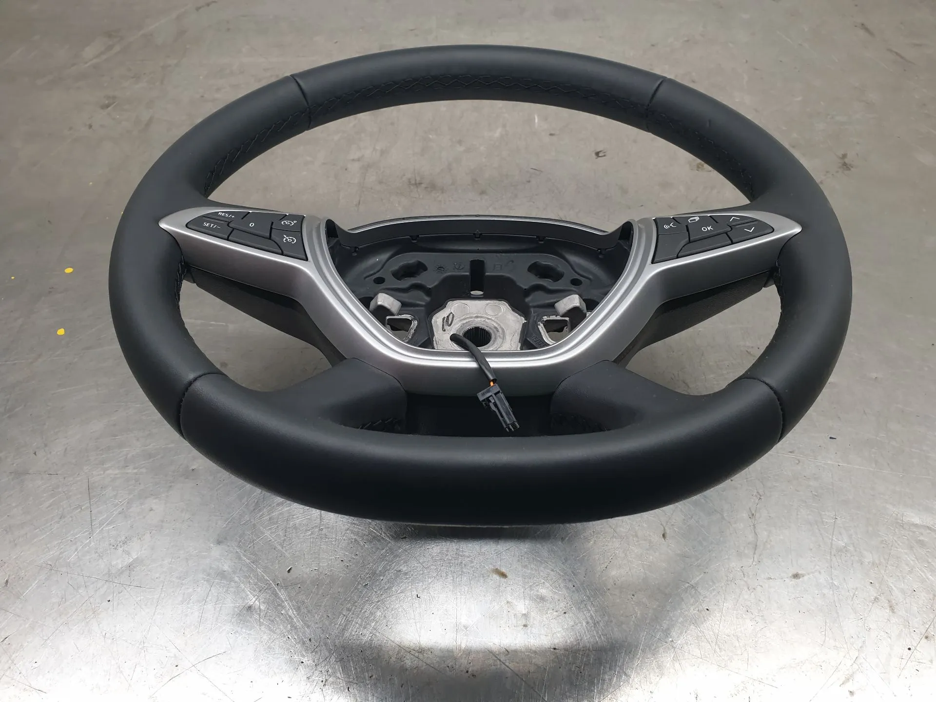 Volante DACIA Sandero III Imagem-3