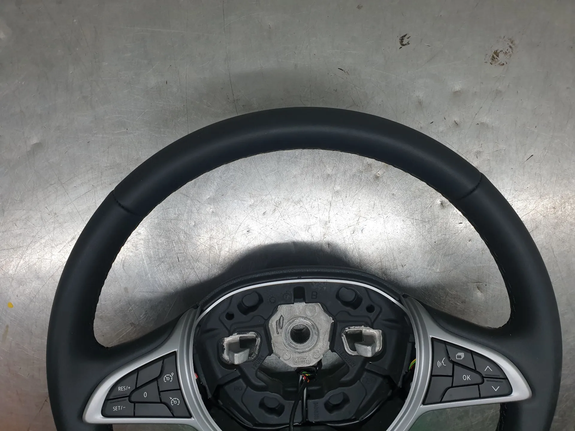 Volante DACIA Sandero III Imagem-4