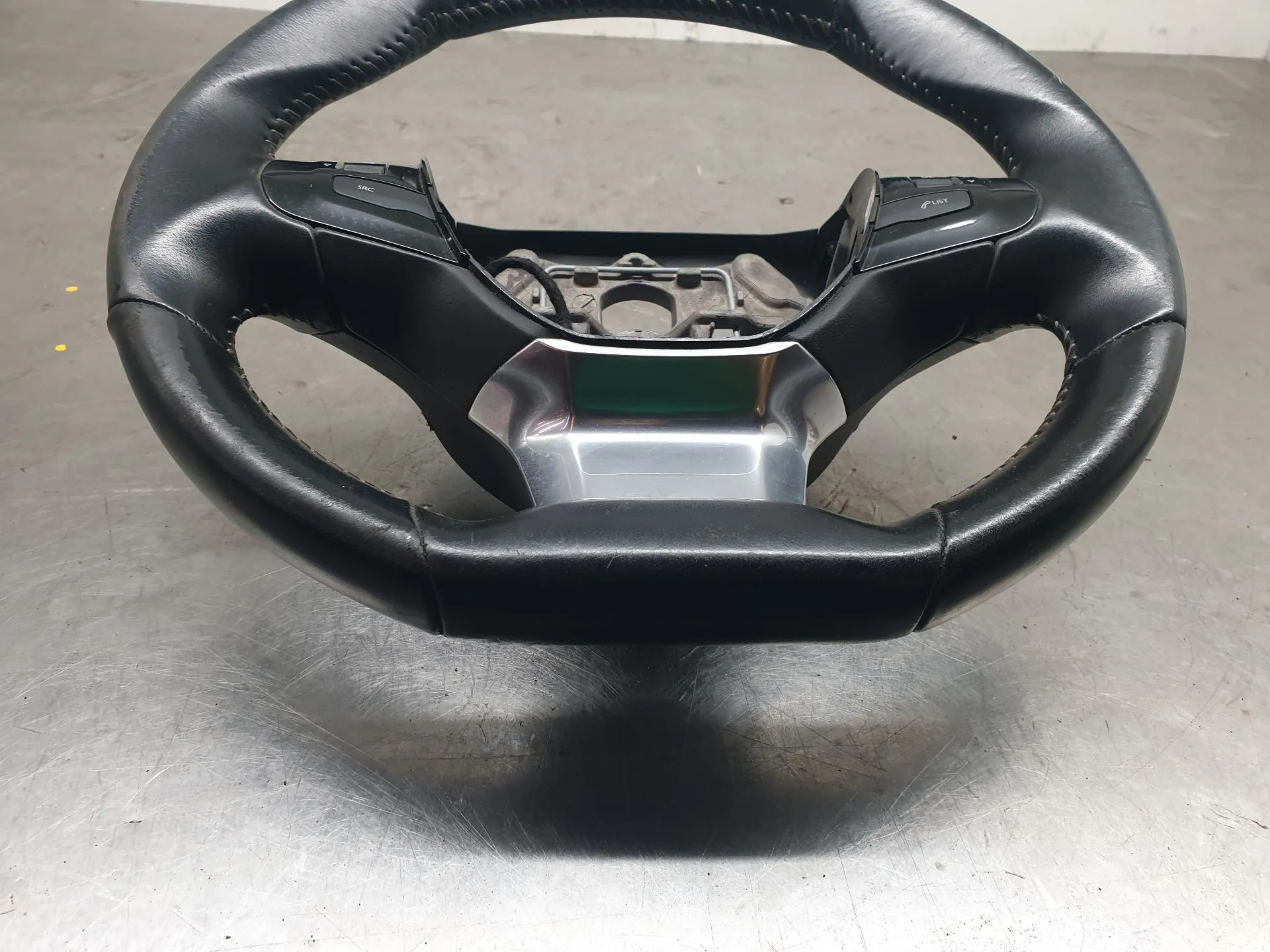 Volante PEUGEOT 308 II Imagem-3