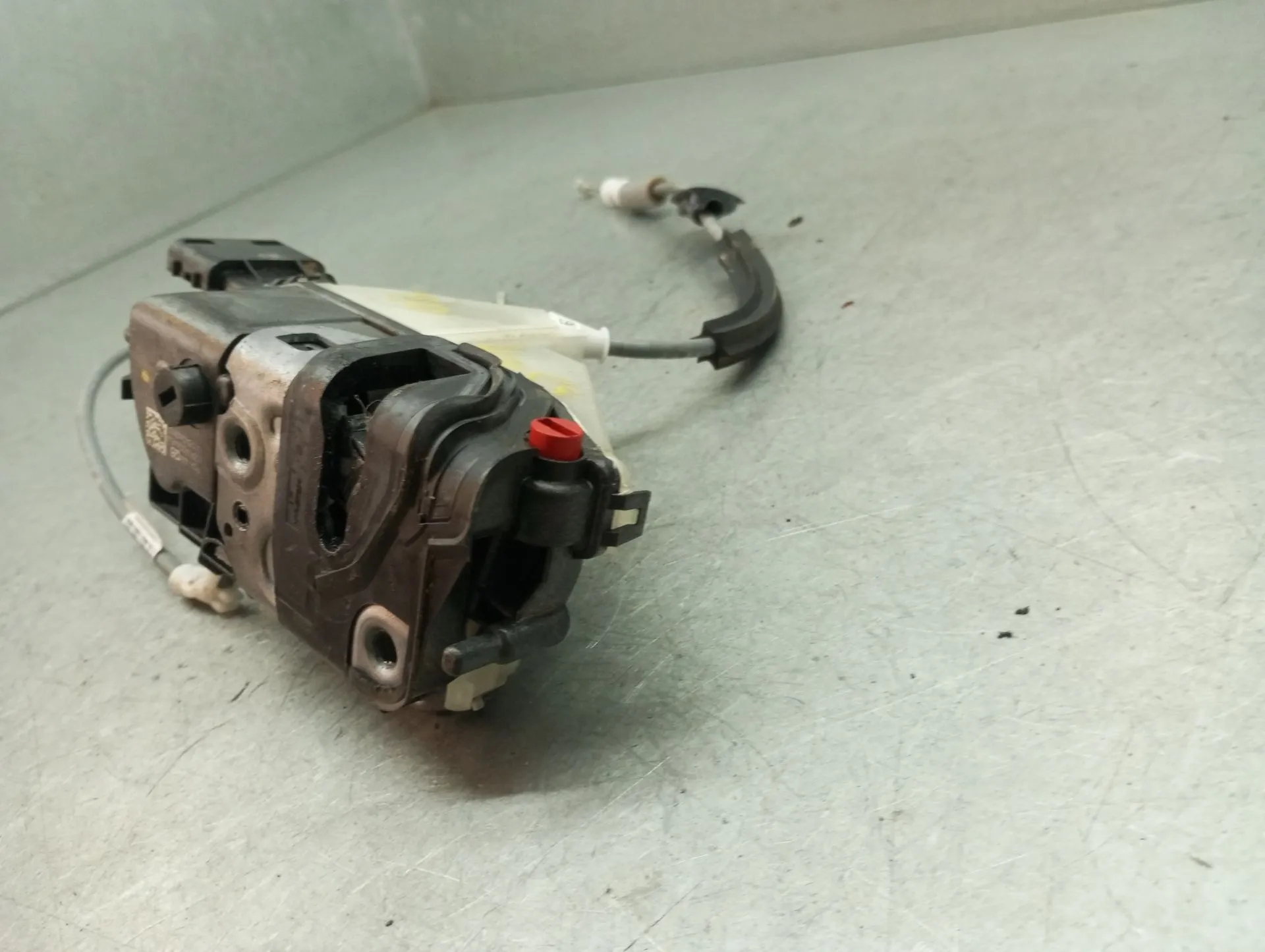 Cerradura / cierre puerta trasera derecha PEUGEOT 208 II Imagem-1