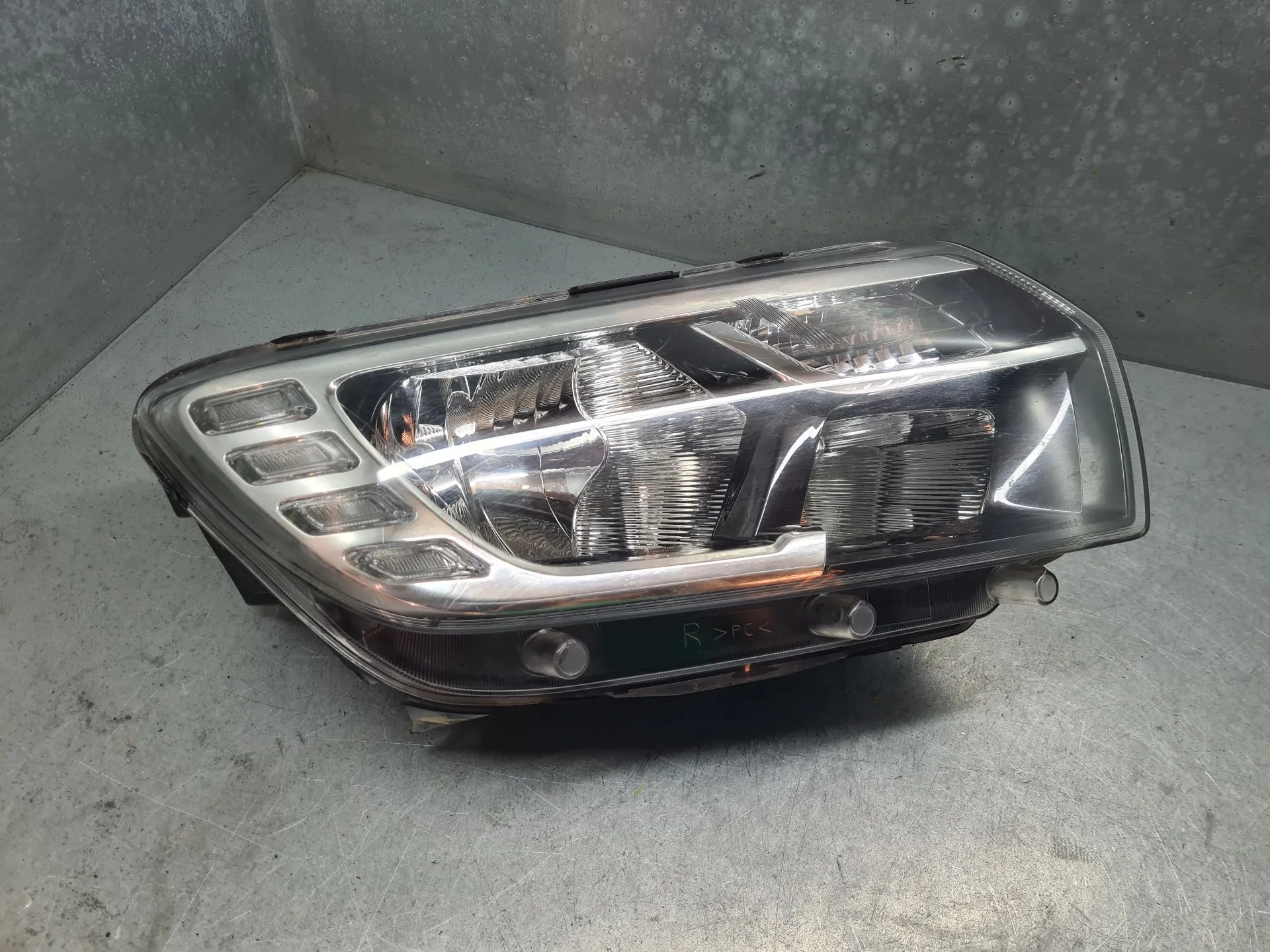 Right Headlight DACIA Sandero II (5S_)