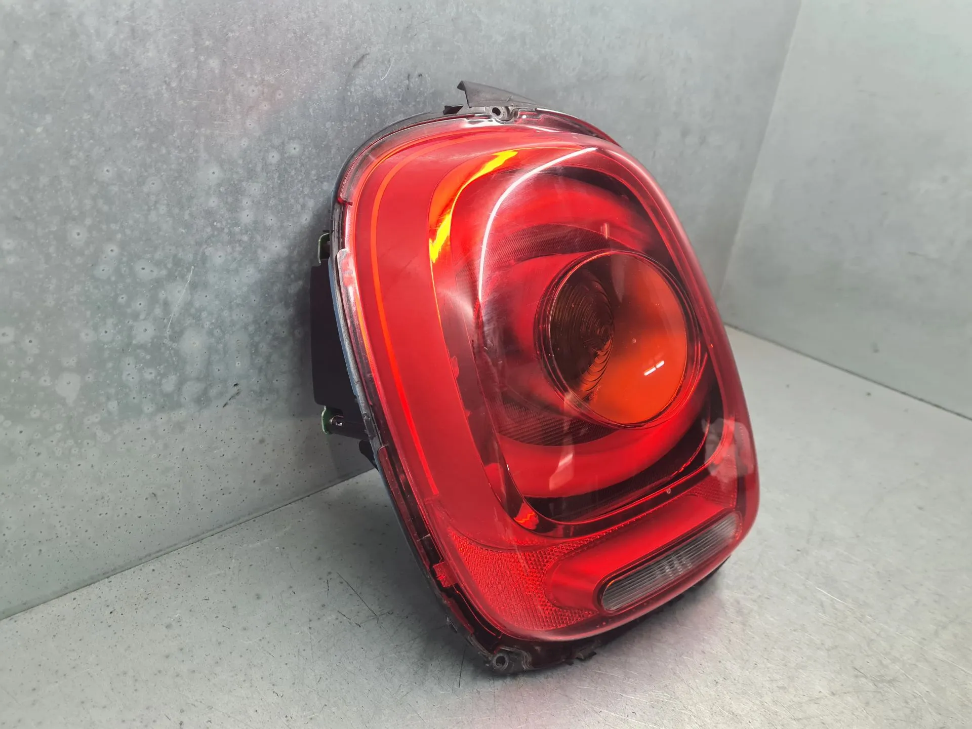 Feu arrière Gauche MINI Mini (F55) Imagem-1