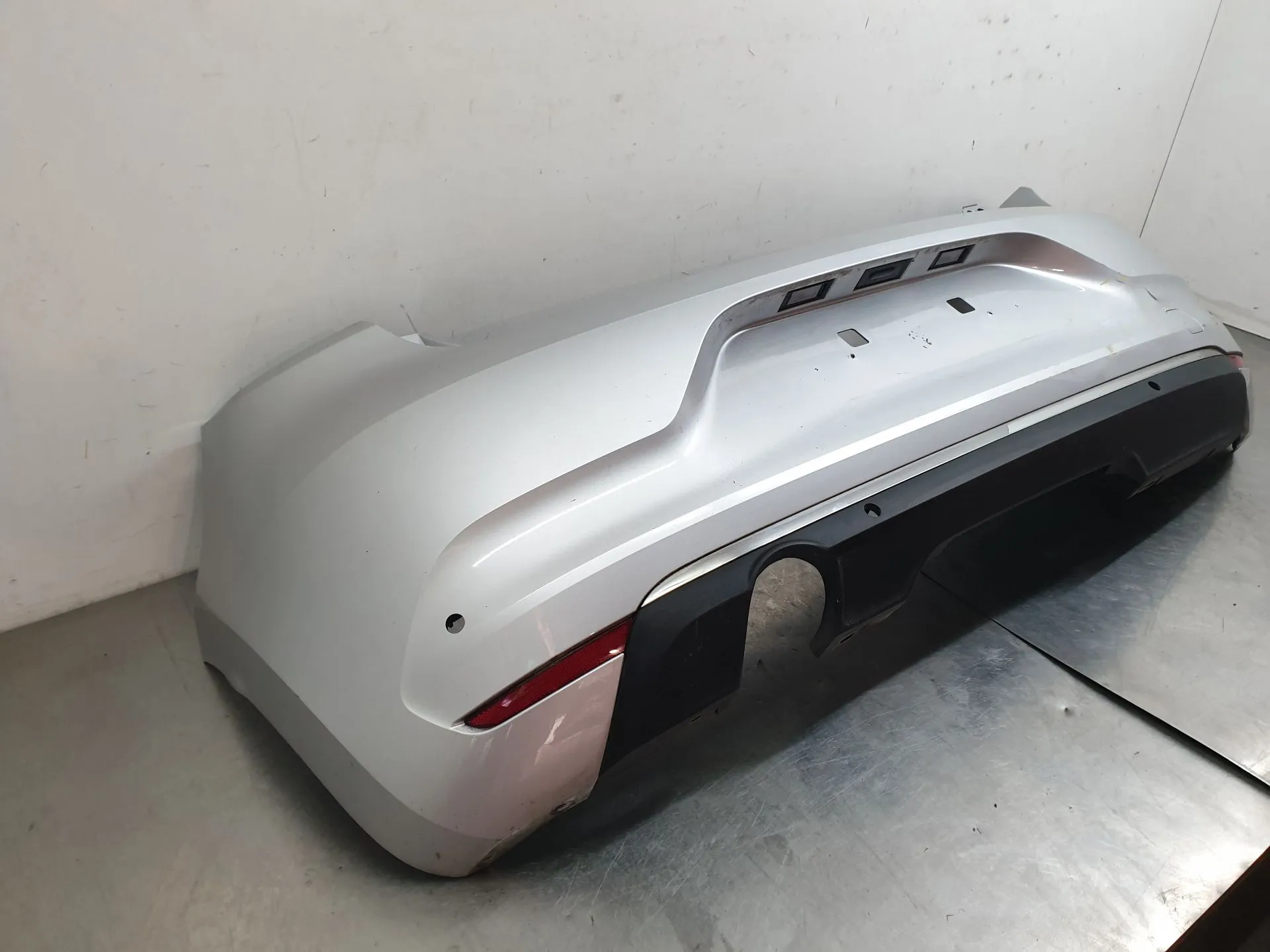 Parachoques Trasero RENAULT Clio V (BF_) Imagem-2