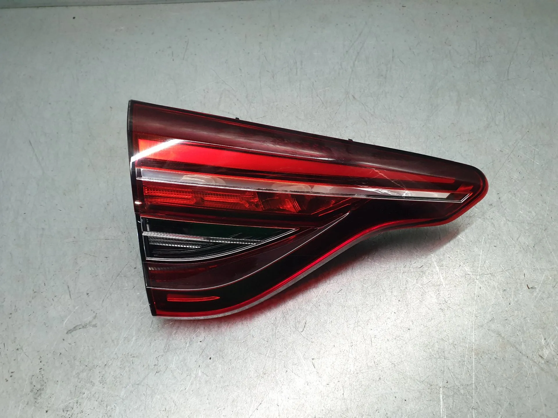 Feu de coffre Gauche RENAULT Clio V (BF_)