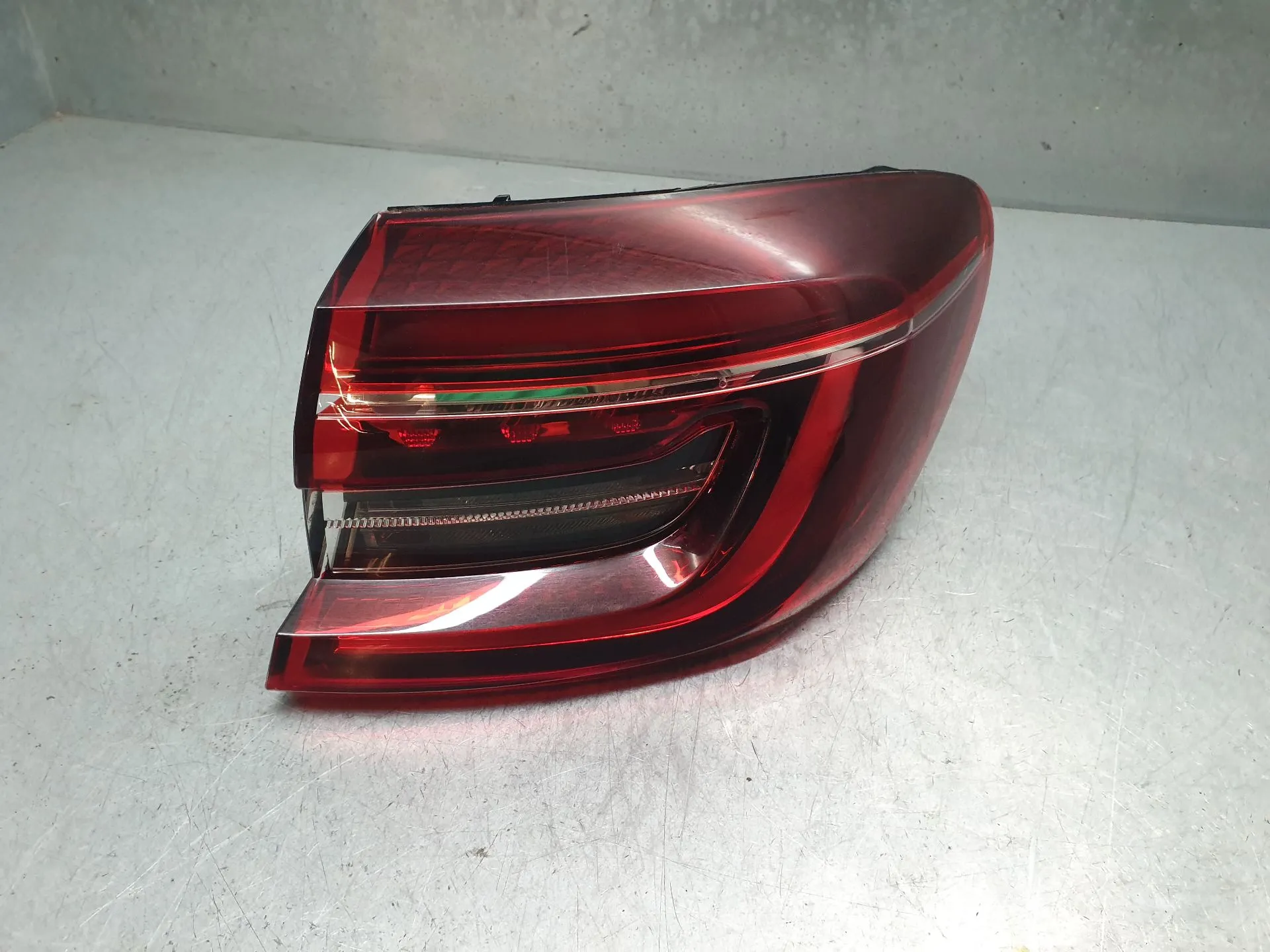 Feu arrière Droite RENAULT Clio V (BF_)