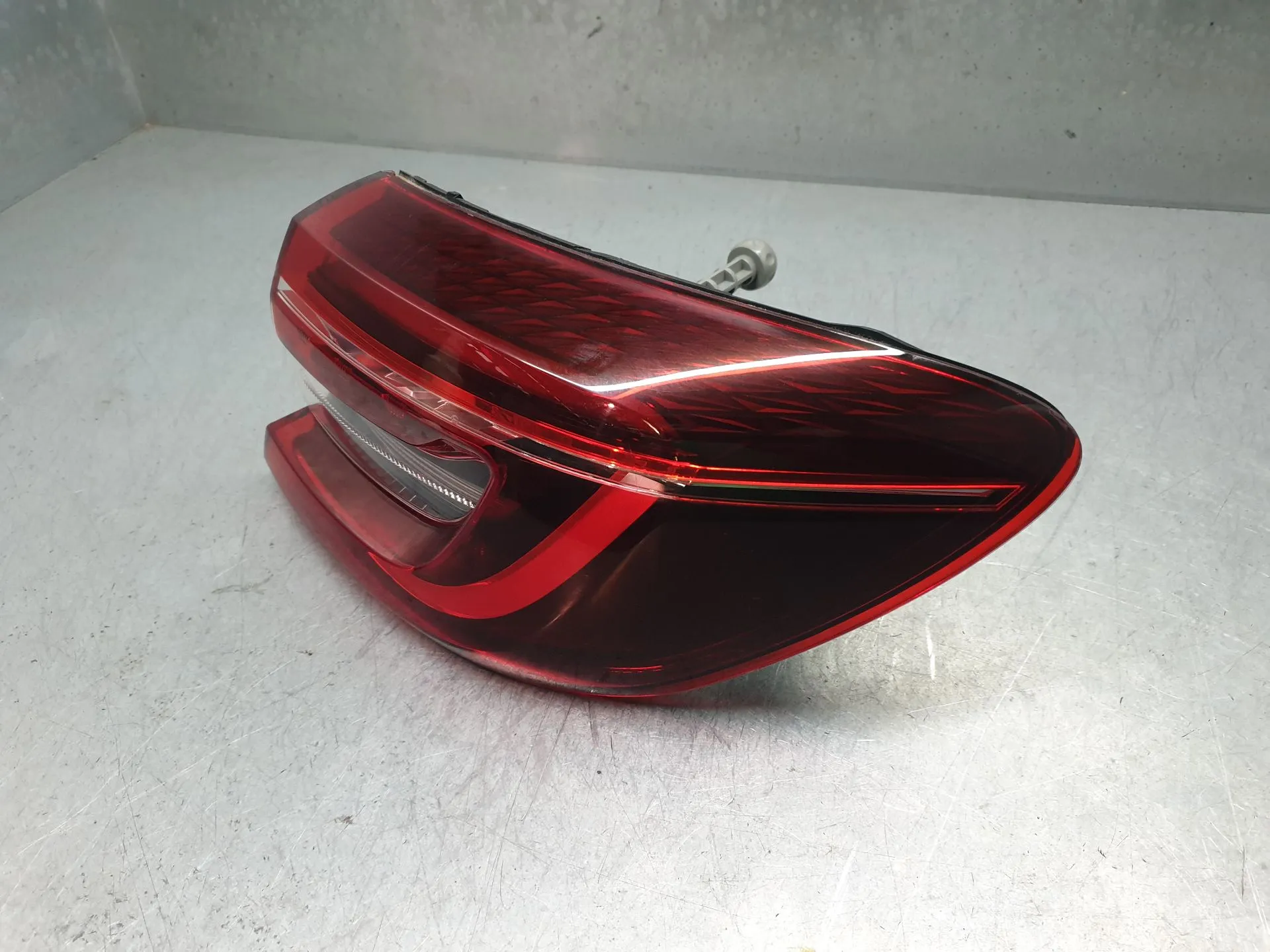 Right Tail light RENAULT Clio V (BF_) Imagem-1