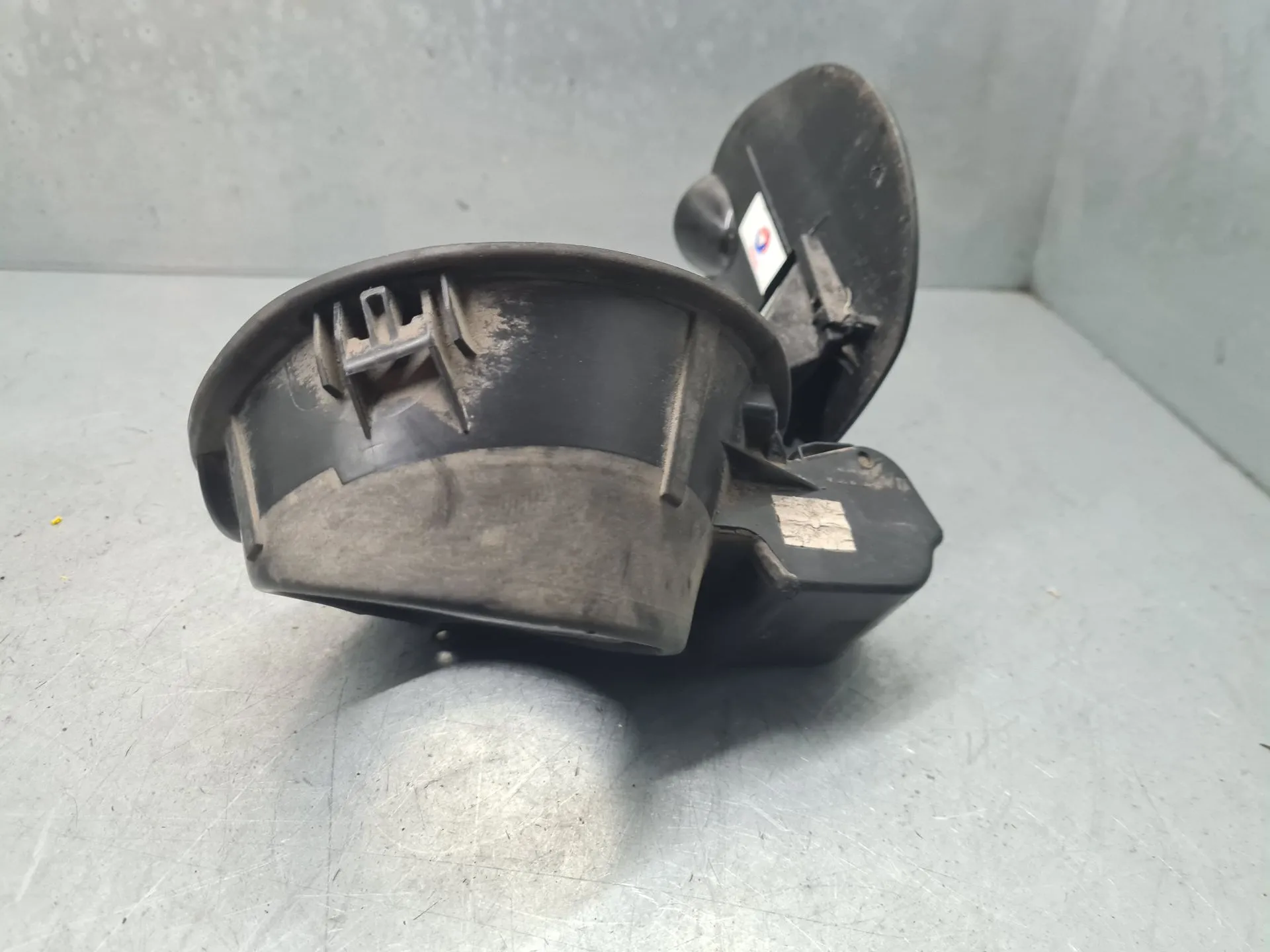 Bouchon/Volet De Trappe De Réservoir à Carburant PEUGEOT 208 Imagem-2