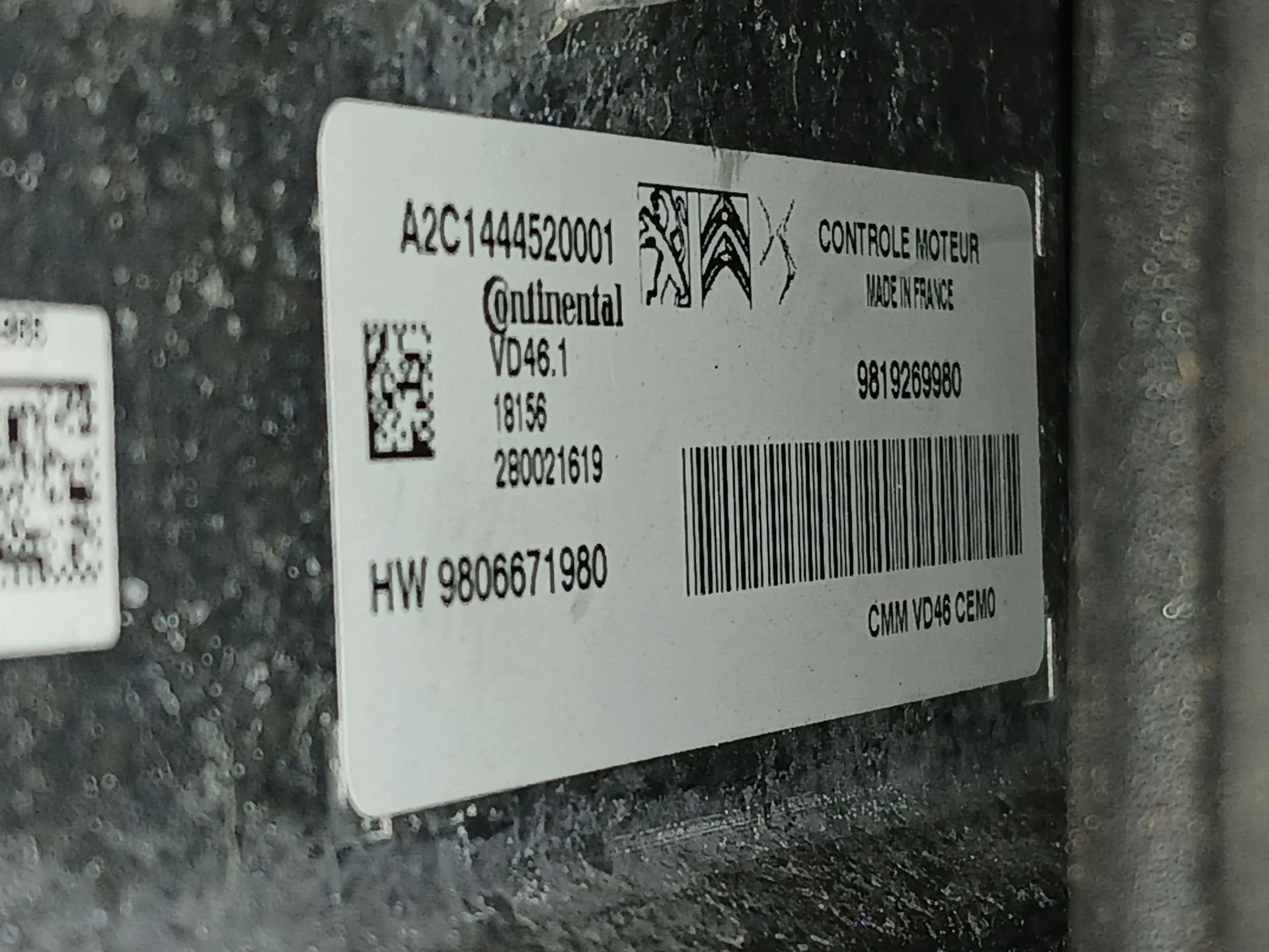 Centralina motor / ECU OPEL Crossland X (75) Imagem-1