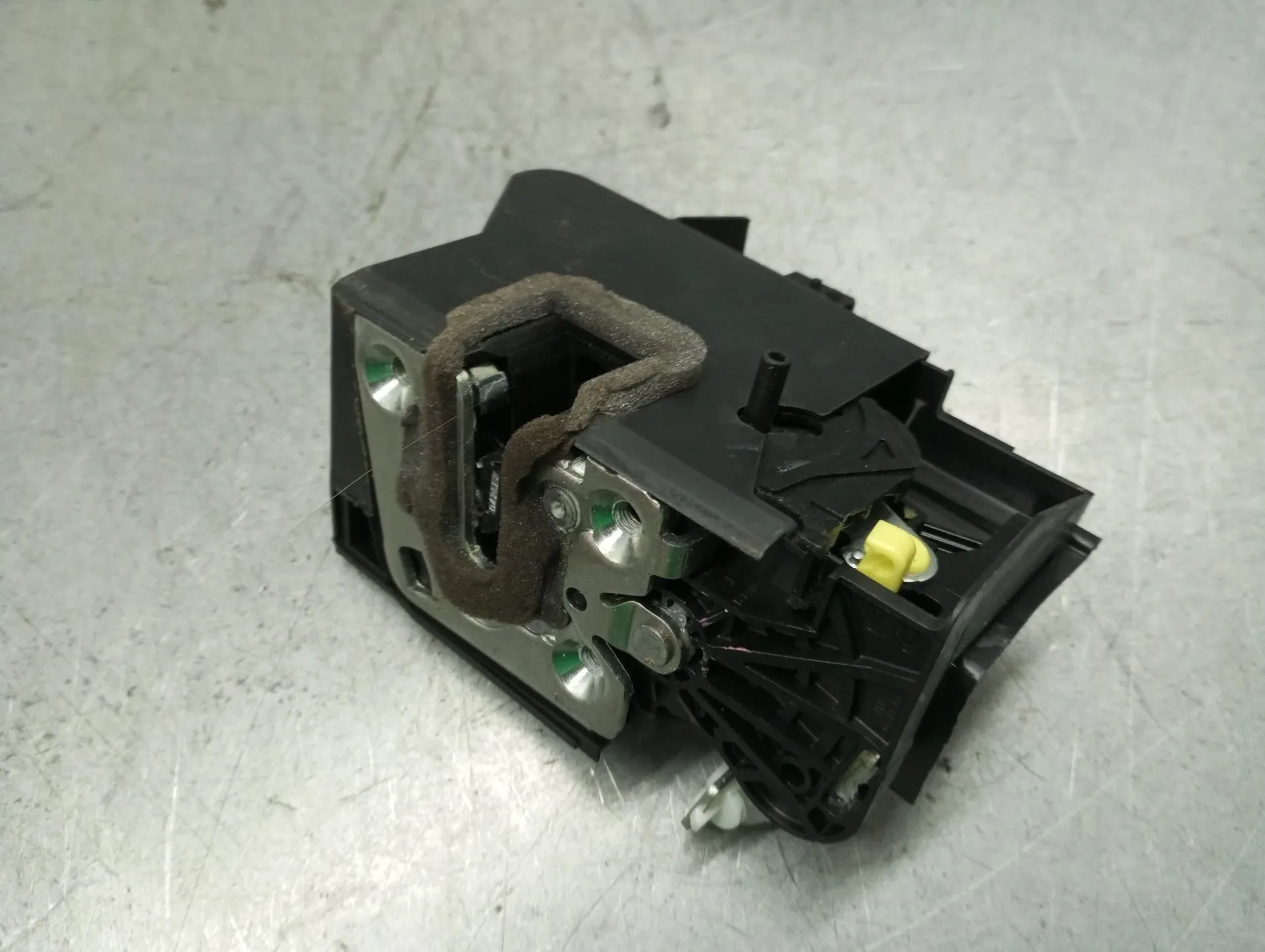 Fechadura / fecho porta trás esquerdo DACIA Sandero III