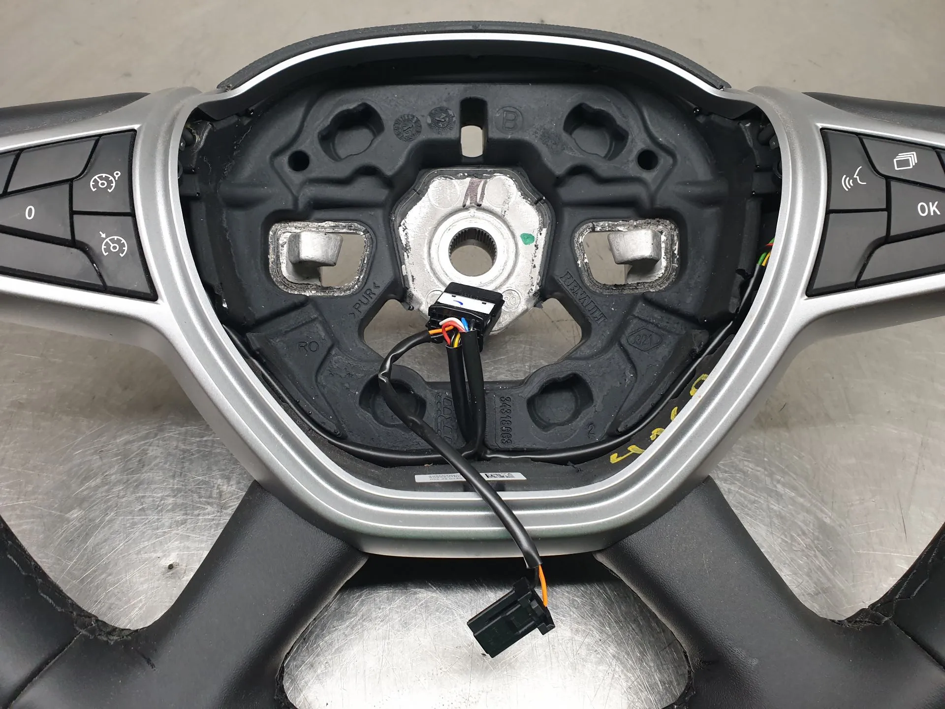 Volante DACIA Sandero III Imagem-1