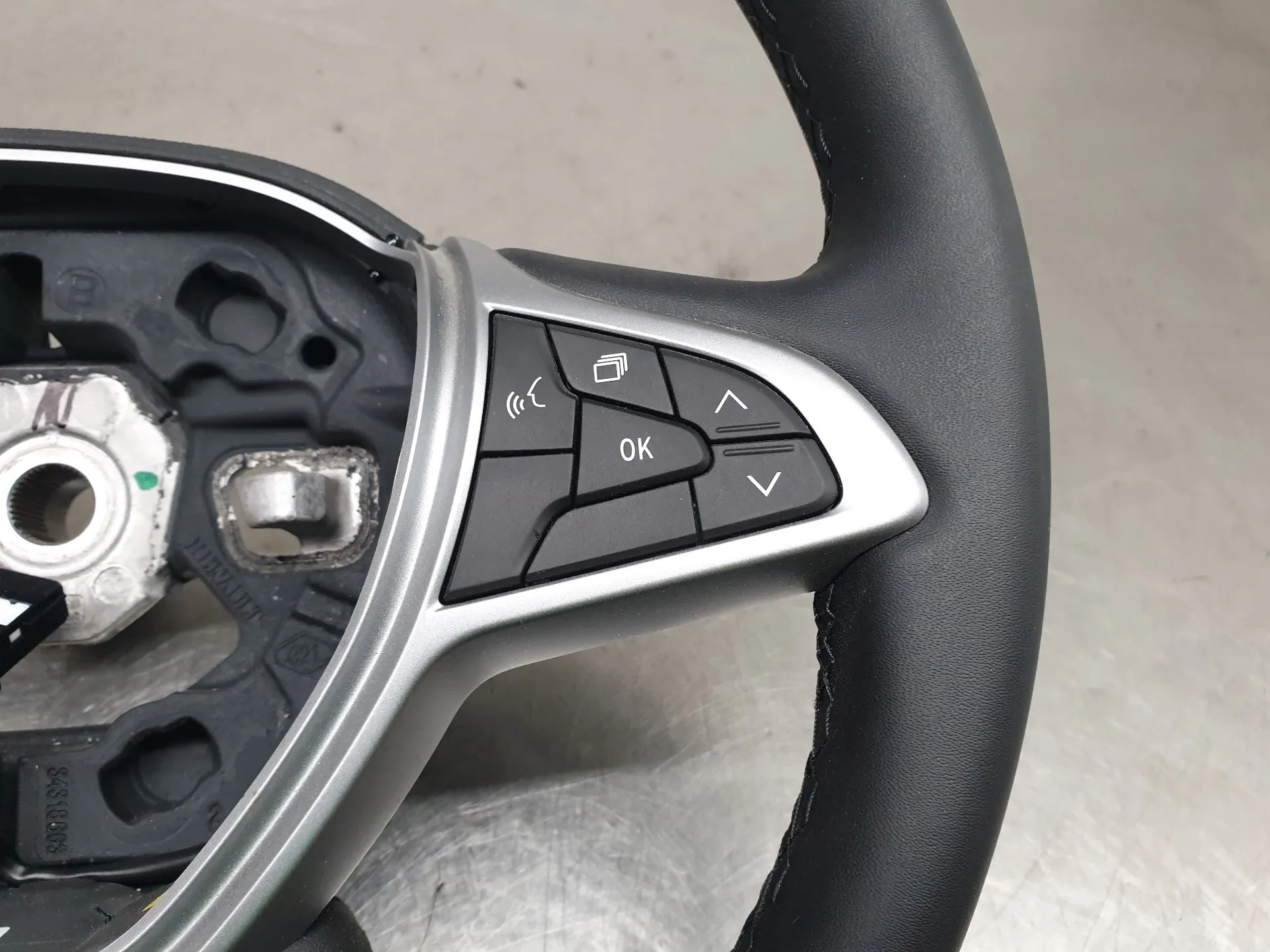 Volante DACIA Sandero III Imagem-3