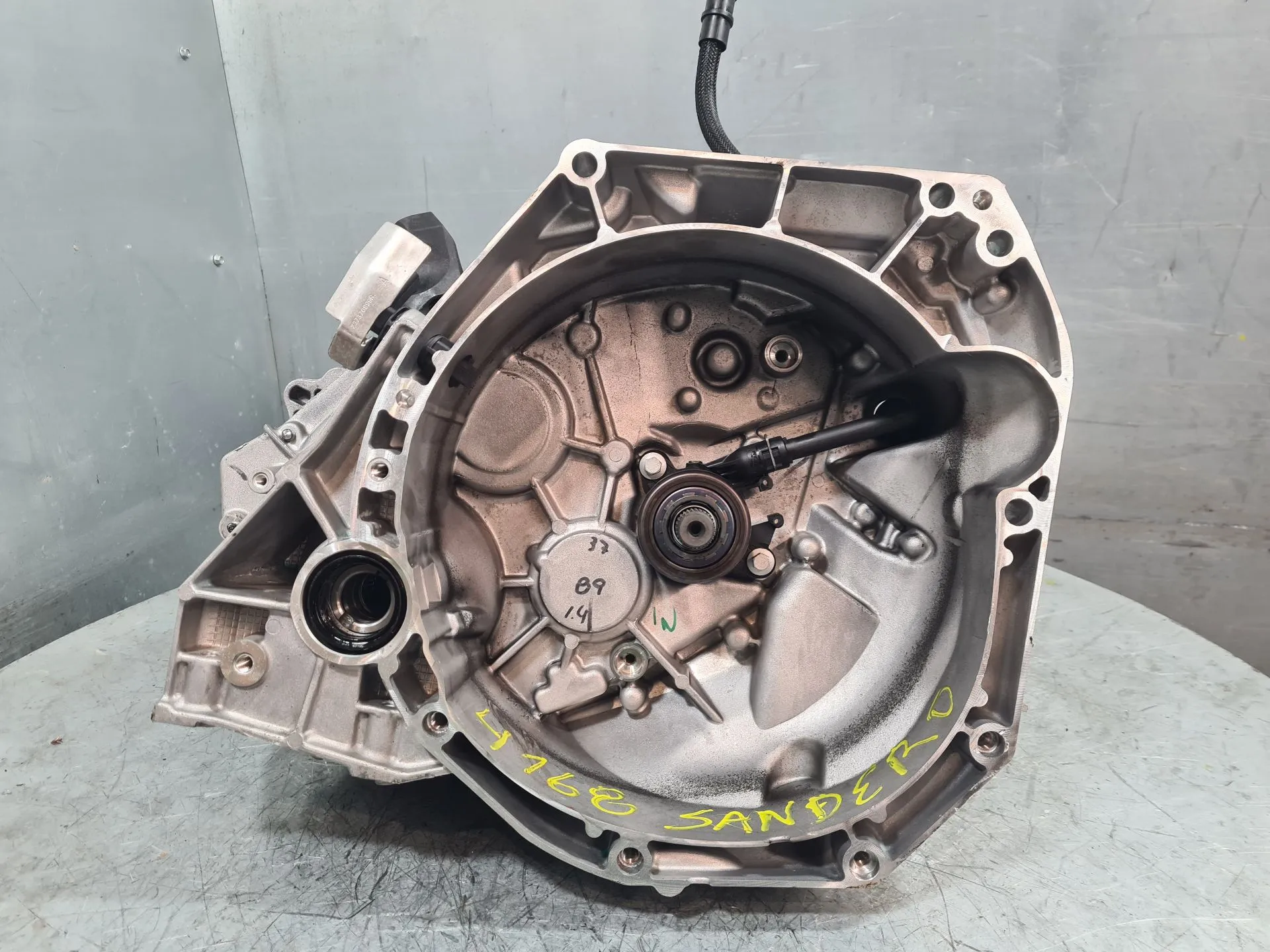 Manual gearbox DACIA Sandero III