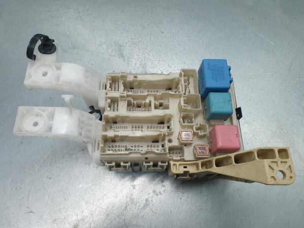 Caixa fusíveis / SAM / BSI TOYOTA Yaris (_P9_) Imagem-1