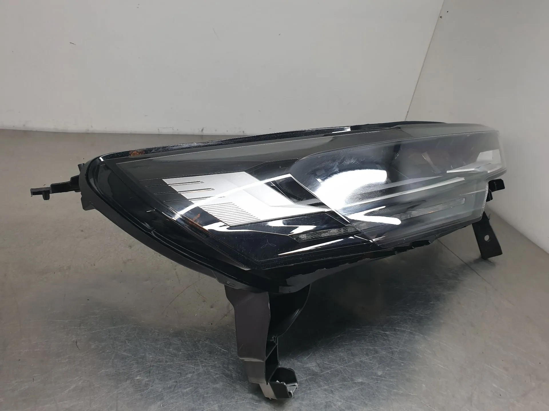 Phare avant Droit RENAULT Captur II Imagem-1