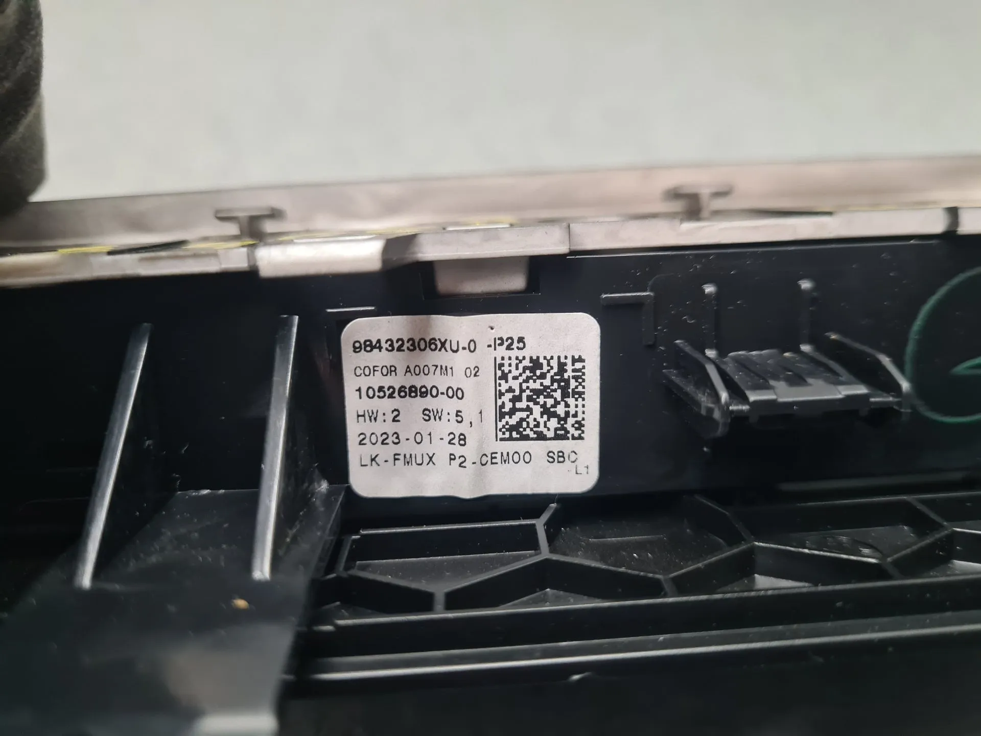 Comando do rádio PEUGEOT 208 II Imagem-4