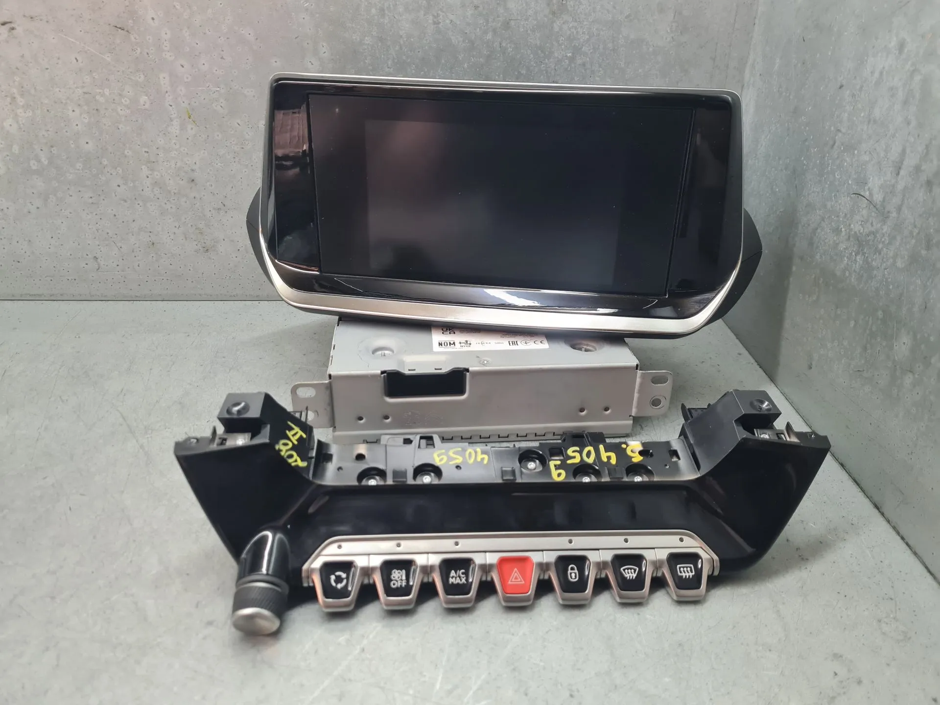 Kit Auto-rádio PEUGEOT 208 II