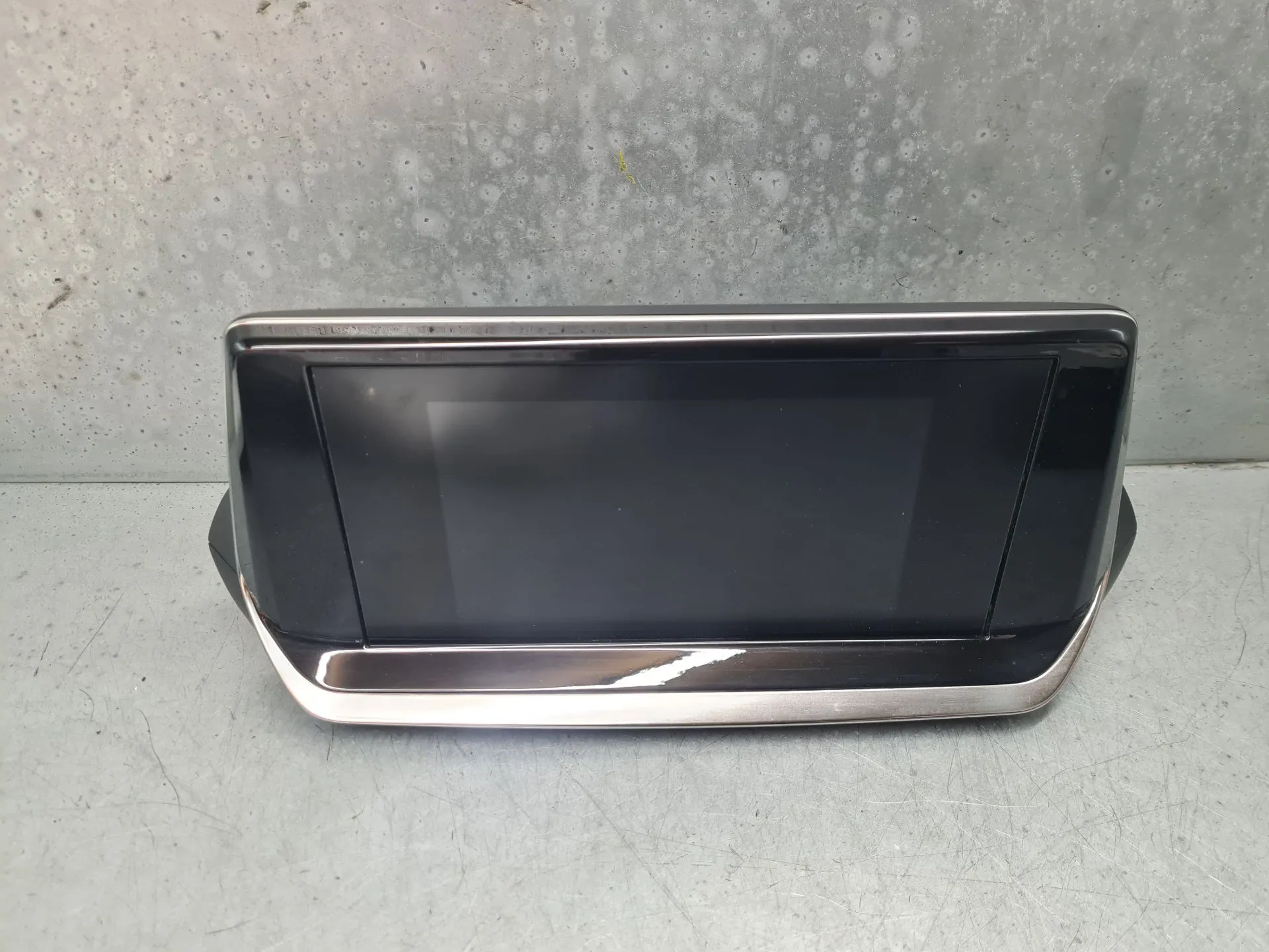 Kit Auto-rádio PEUGEOT 208 II Imagem-1