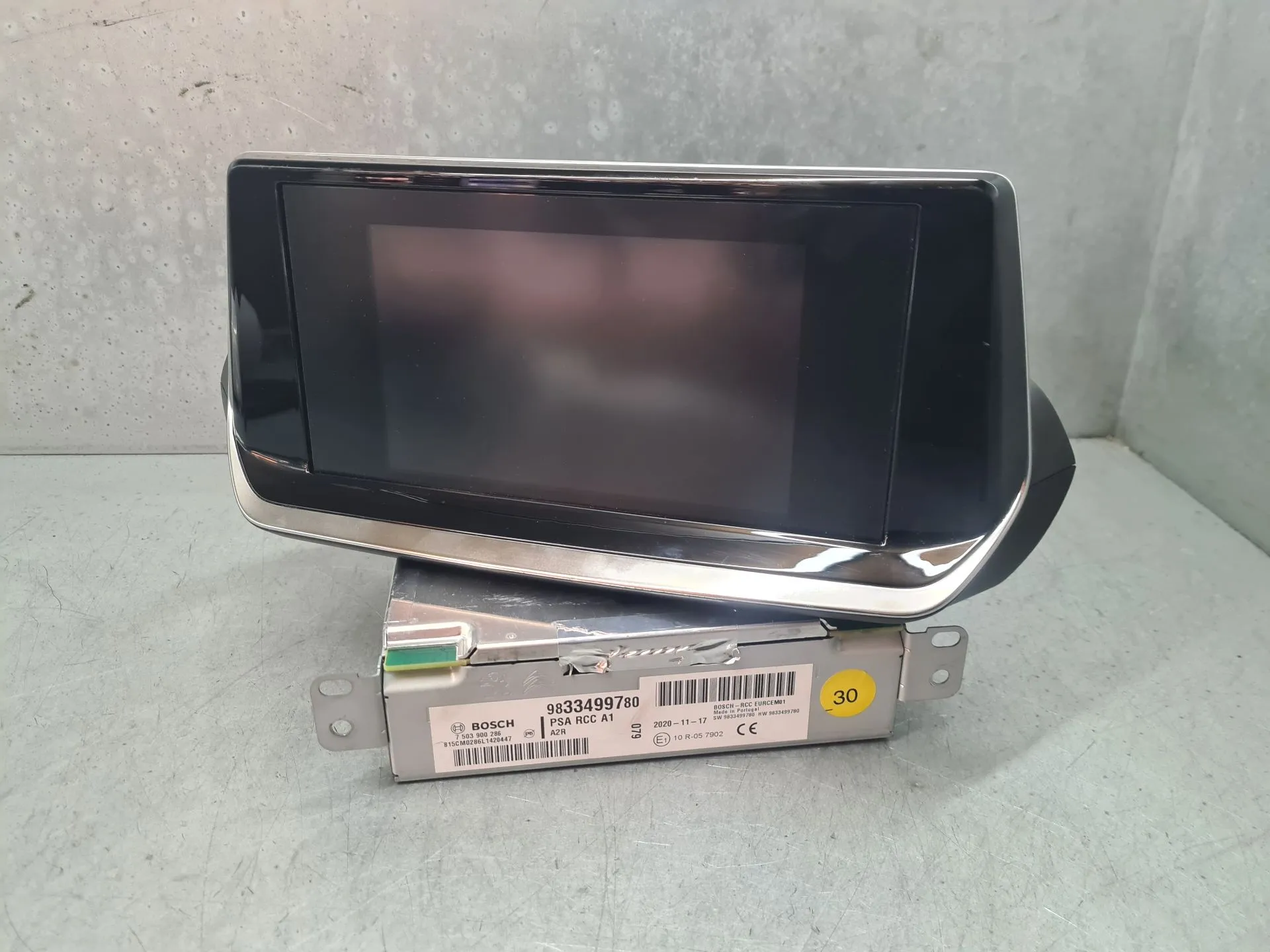 Kit Auto-rádio PEUGEOT 208 II Imagem-0