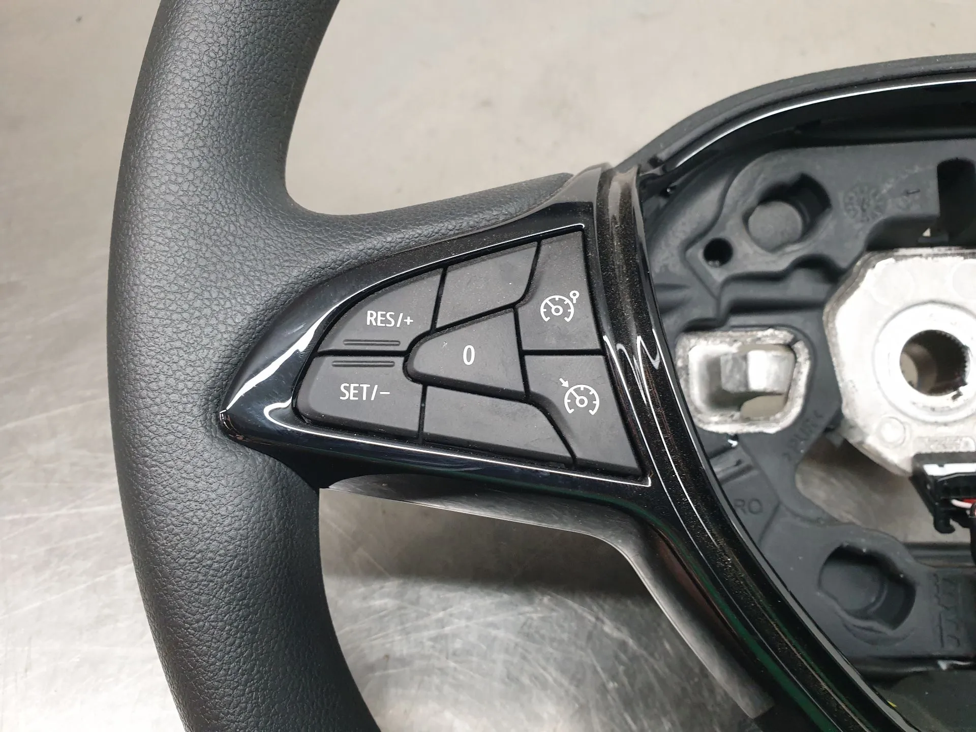 Volante DACIA Sandero III Imagem-2