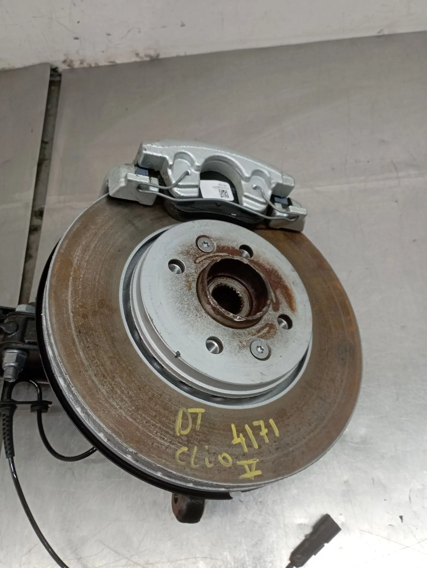 Mangueta delantera derecha RENAULT Clio V (BF_)