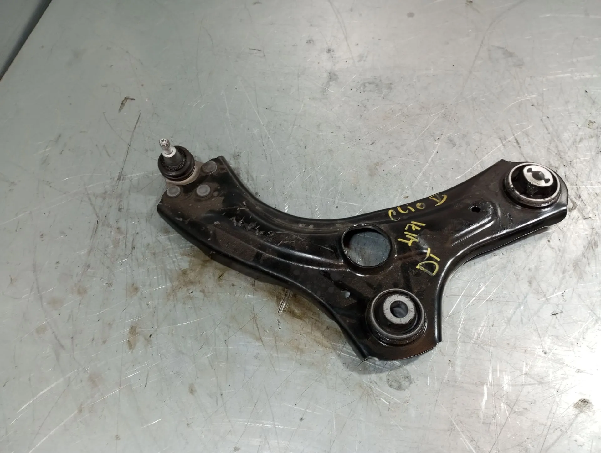 Brazo suspensión delantero derecho RENAULT Clio V (BF_)