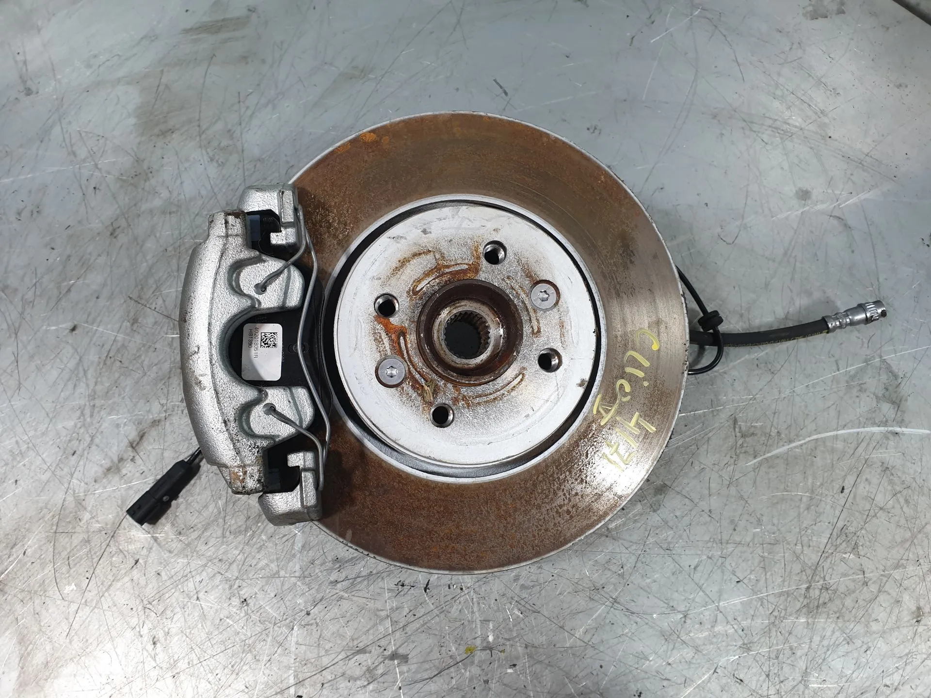 Fusello anteriore sinistro RENAULT Clio V (BF_)