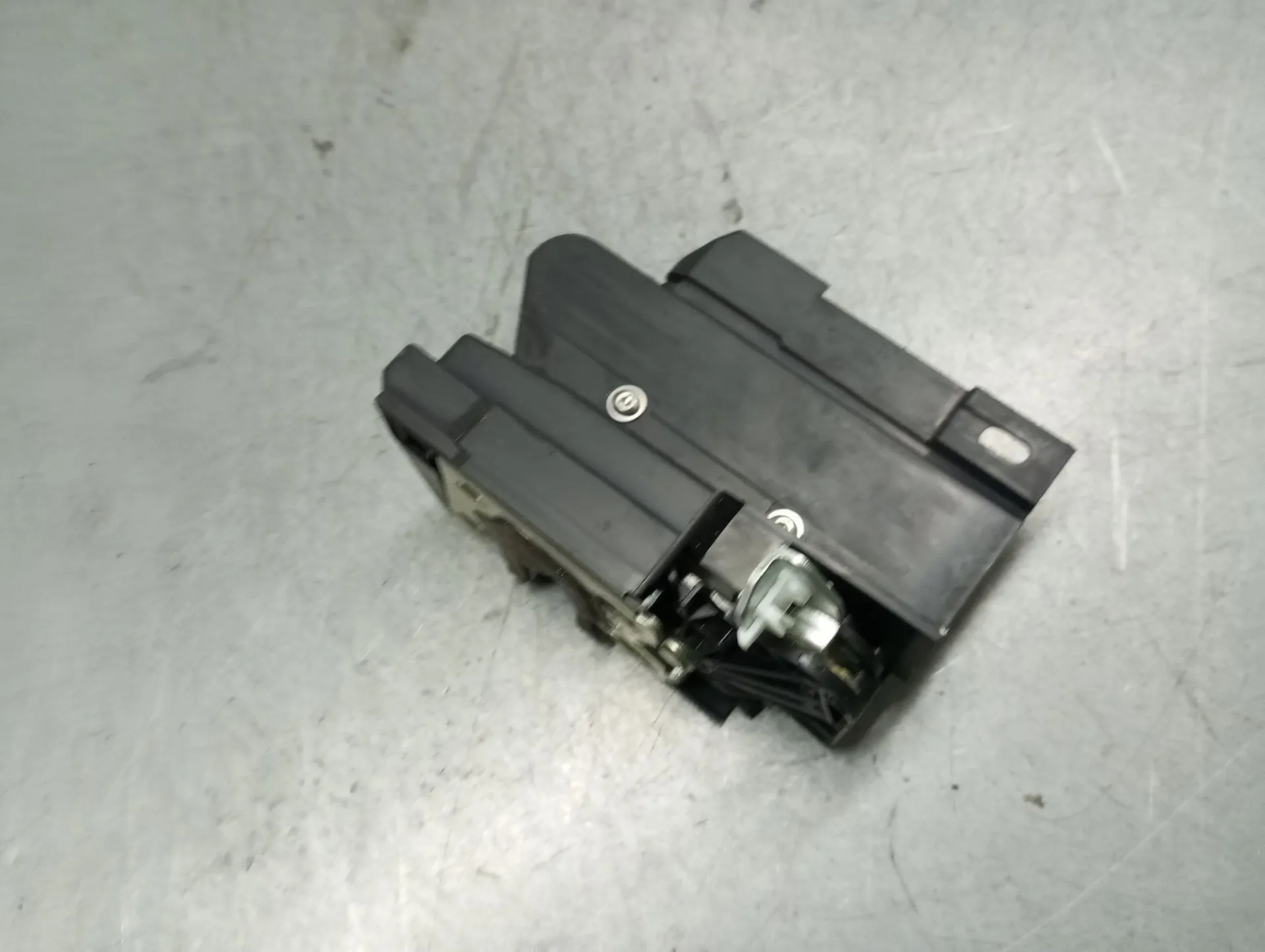 Fechadura / fecho porta frente direito DACIA Duster III (P1310)