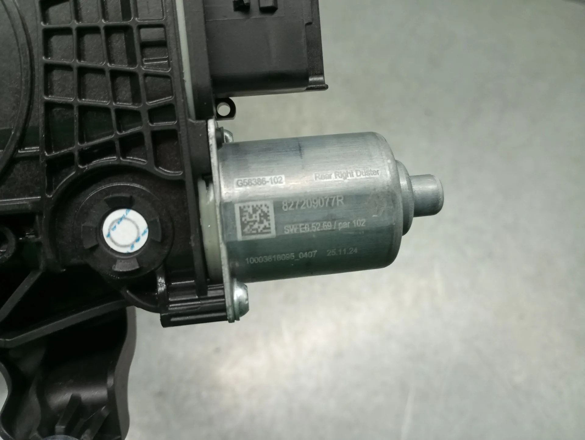 Elevador vidros trás direito DACIA Duster III (P1310) Imagem-2