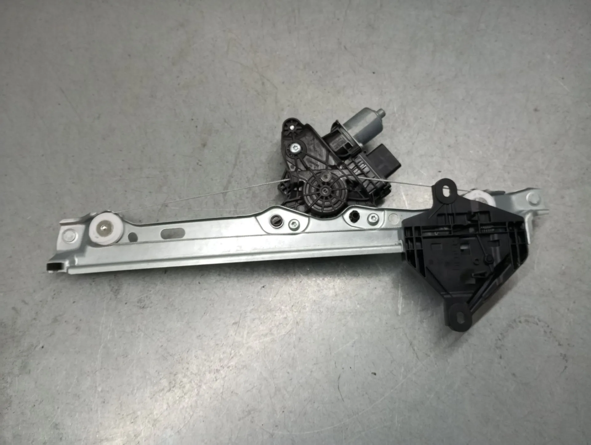 Elevador vidros trás direito DACIA Duster III (P1310) Imagem-3