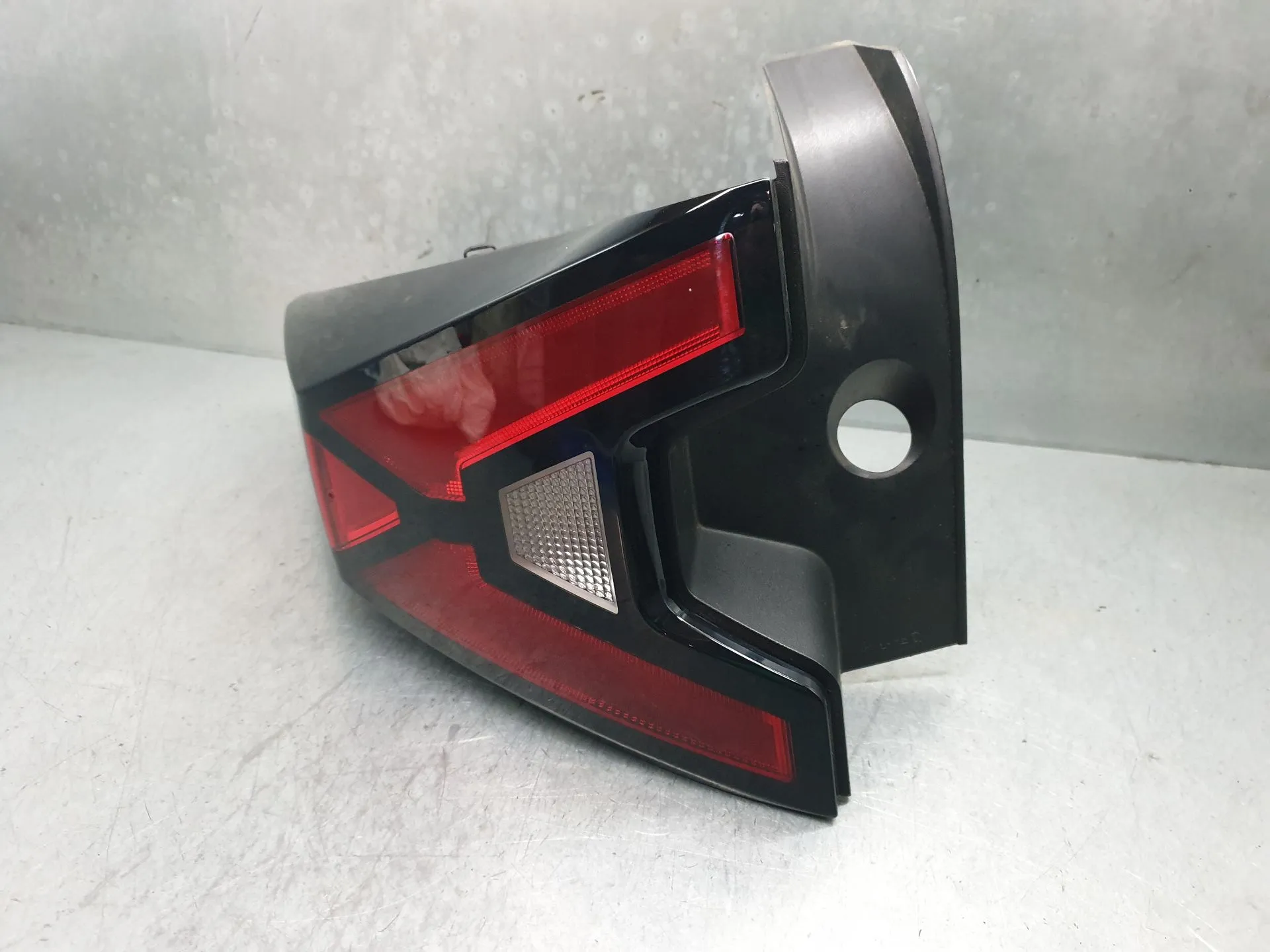 Feu arrière Gauche DACIA Duster III (P1310) Imagem-1