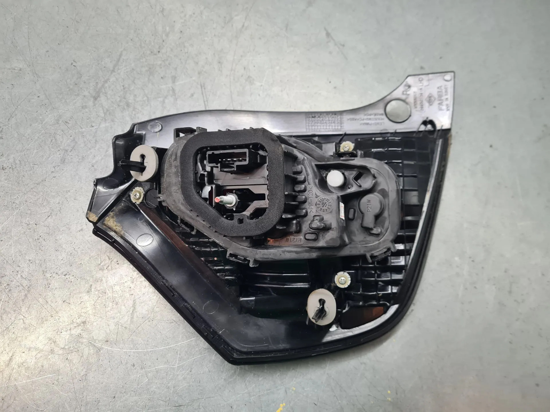 Piloto derecho RENAULT Twingo III (BCM_) Imagem-4