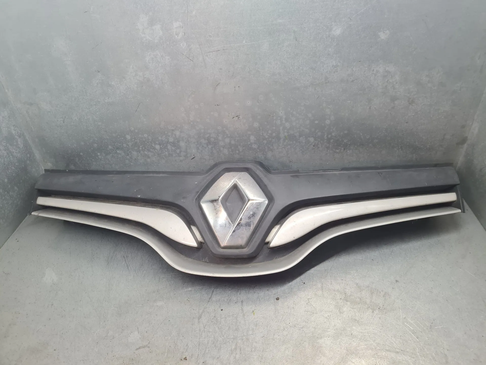 Rejilla delantera RENAULT Kangoo Express (FW0/1_)