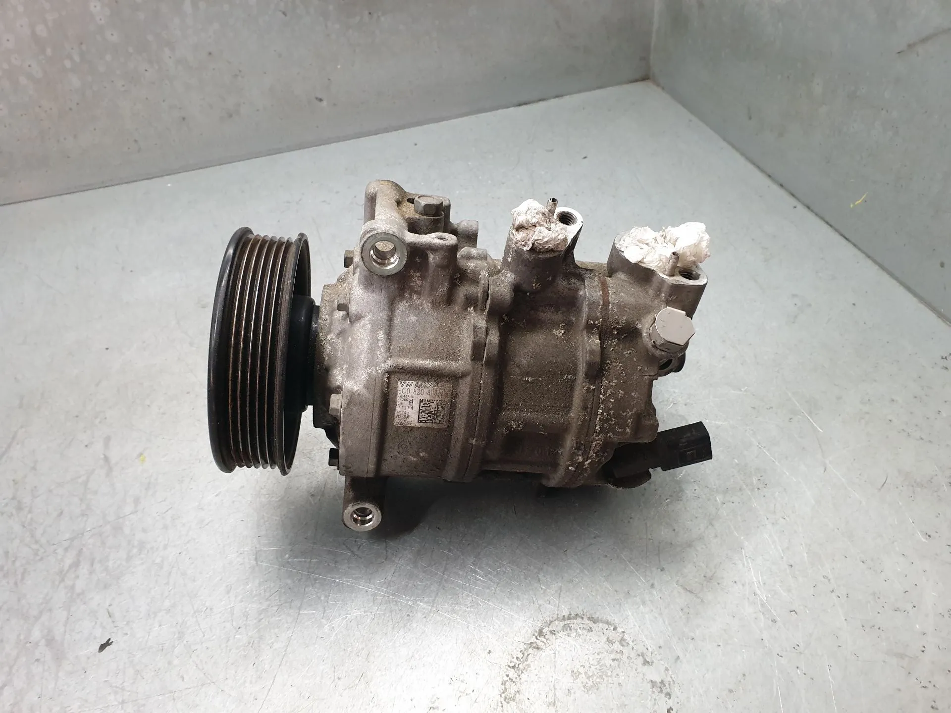 AC compressor VOLKSWAGEN Golf VII (5G1, BQ1, BE1, BE2)