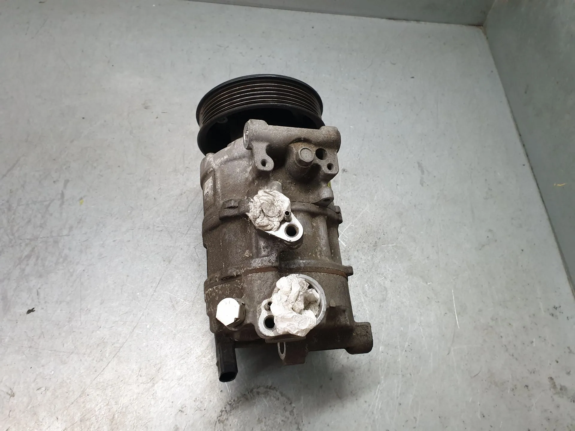 AC compressor VOLKSWAGEN Golf VII (5G1, BQ1, BE1, BE2) Imagem-4