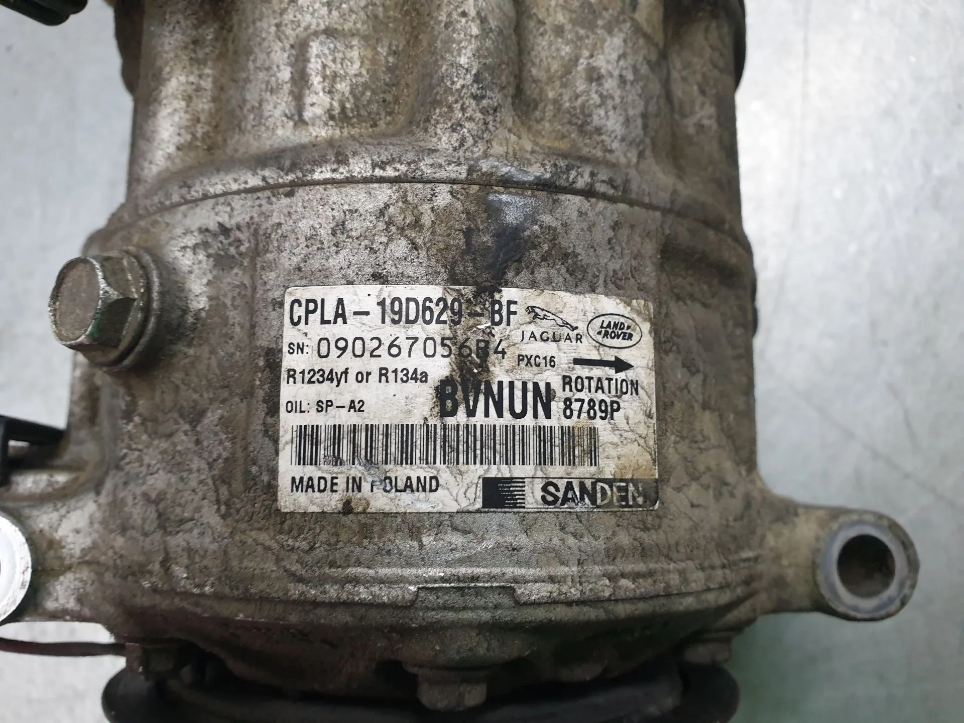 AC compressor JAGUAR XE (X760) Imagem-4