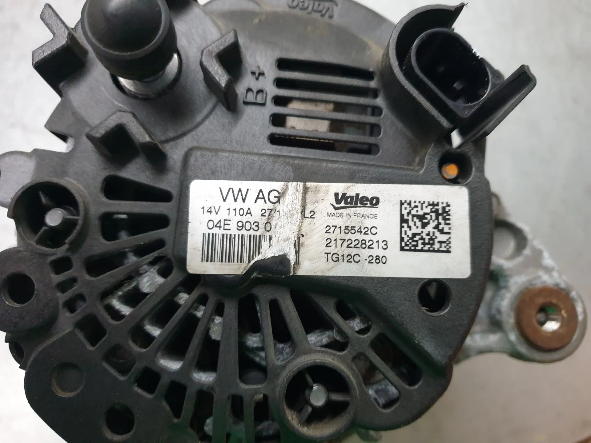 Alternador SKODA Fabia III Hatchback (NJ3) Imagem-4